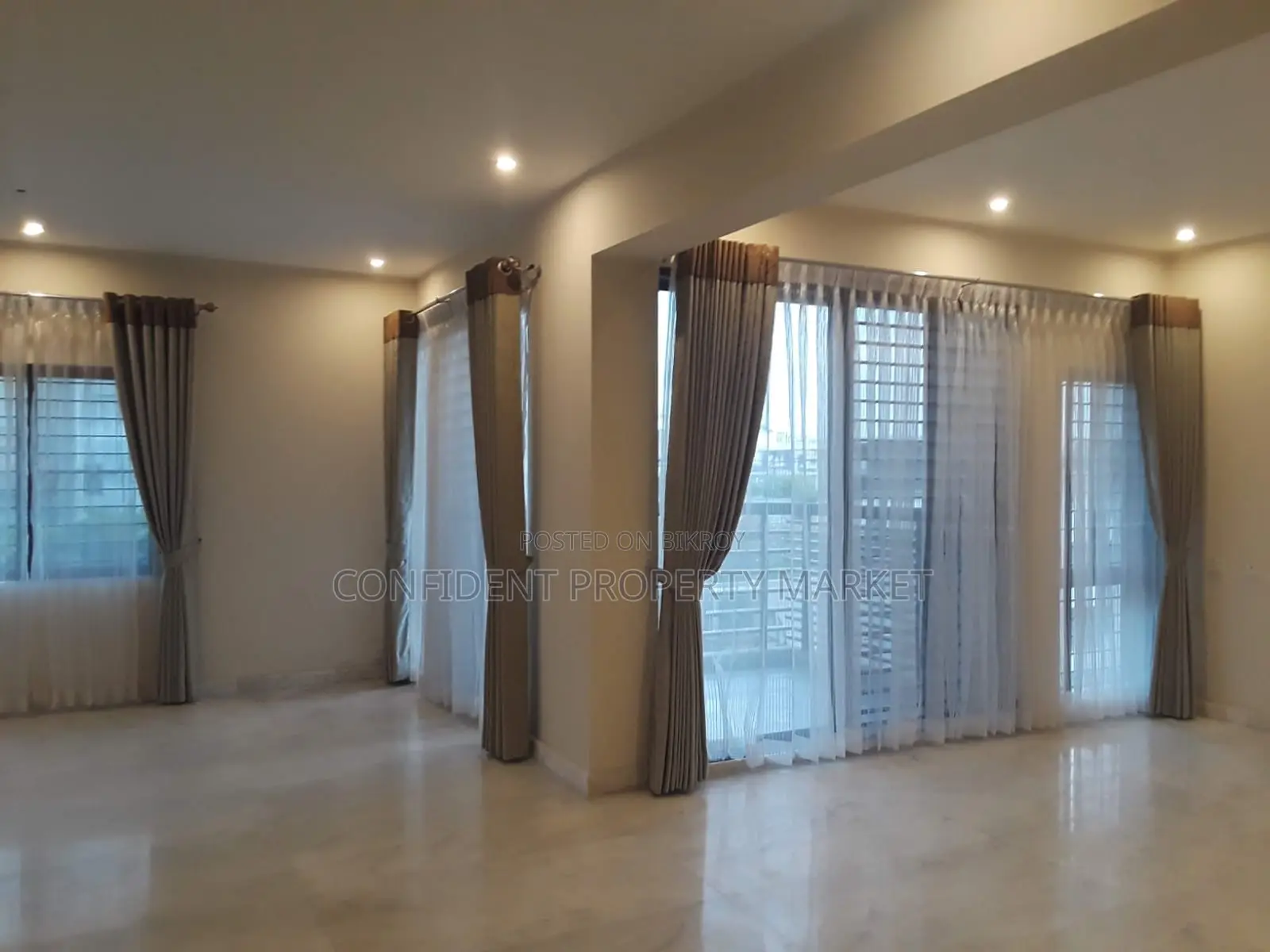Semi Furnished Apartment For Rent in Baridhara