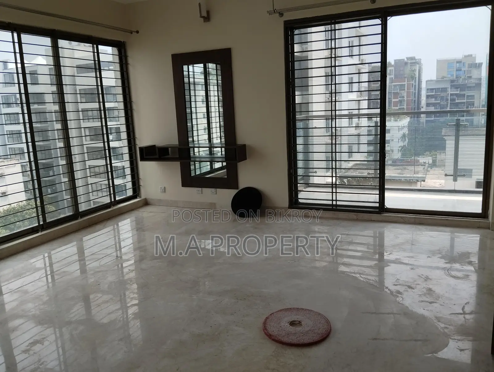 Excellent Semi-Furnished 4 Bed Flat for Rent in Baridhara Diplomatic Zone in Baridhara