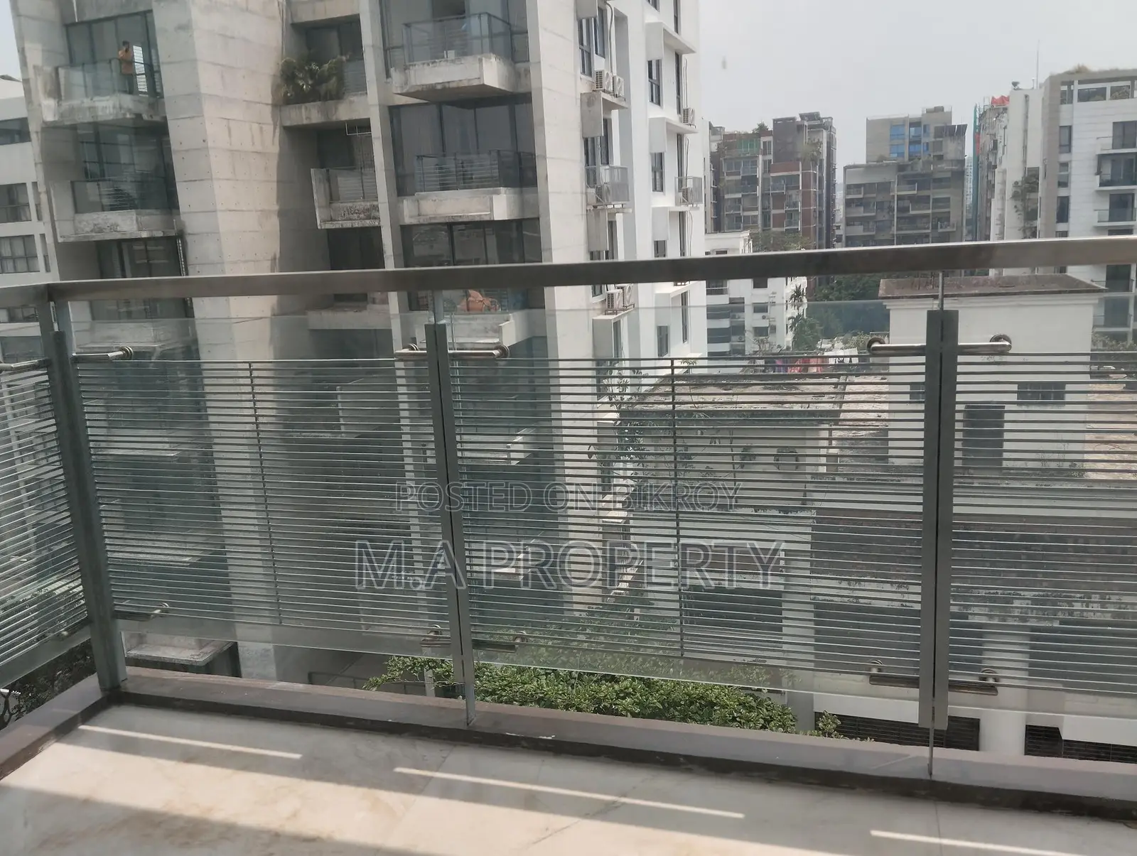 Excellent Semi-Furnished 4 Bed Flat for Rent in Baridhara Diplomatic Zone in Baridhara