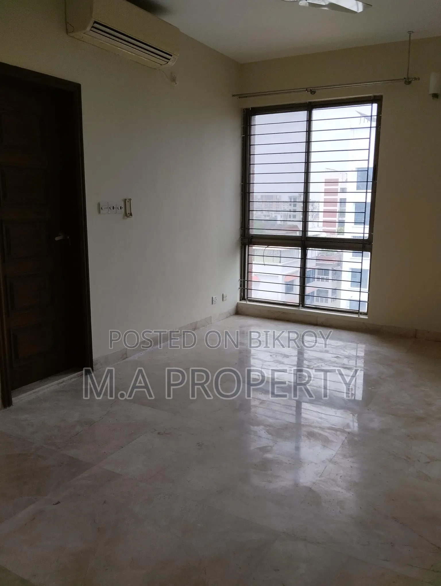Excellent Semi-Furnished 4 Bed Flat for Rent in Baridhara Diplomatic Zone in Baridhara