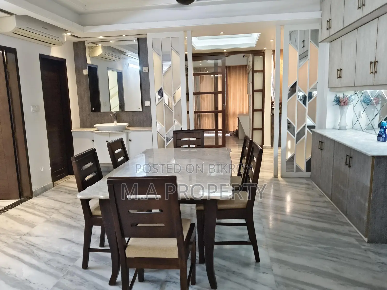 Rent Gulshan North Fully furnish Apartment 3-Bed in Gulshan