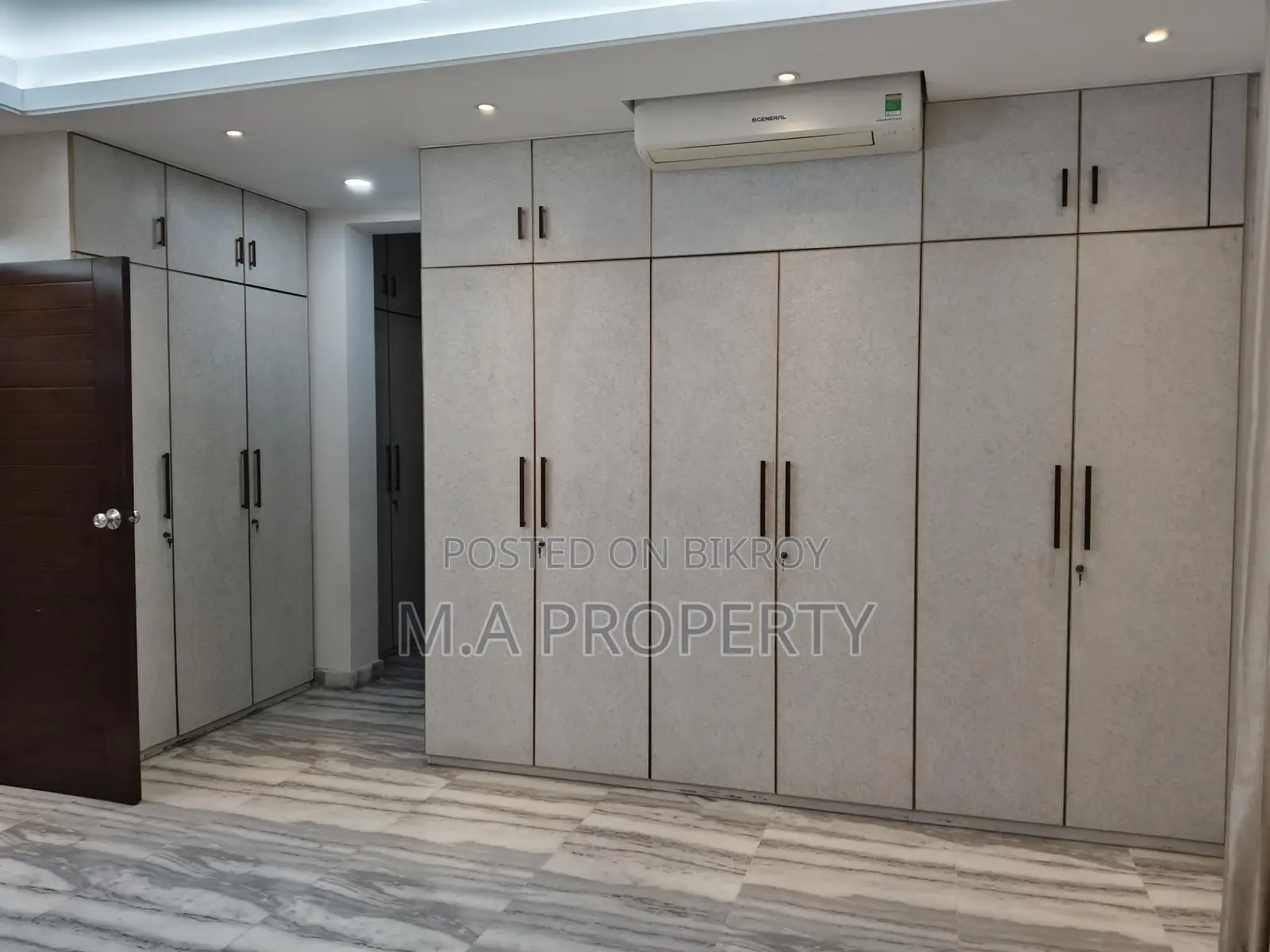 Rent Gulshan North Fully furnish Apartment 3-Bed in Gulshan