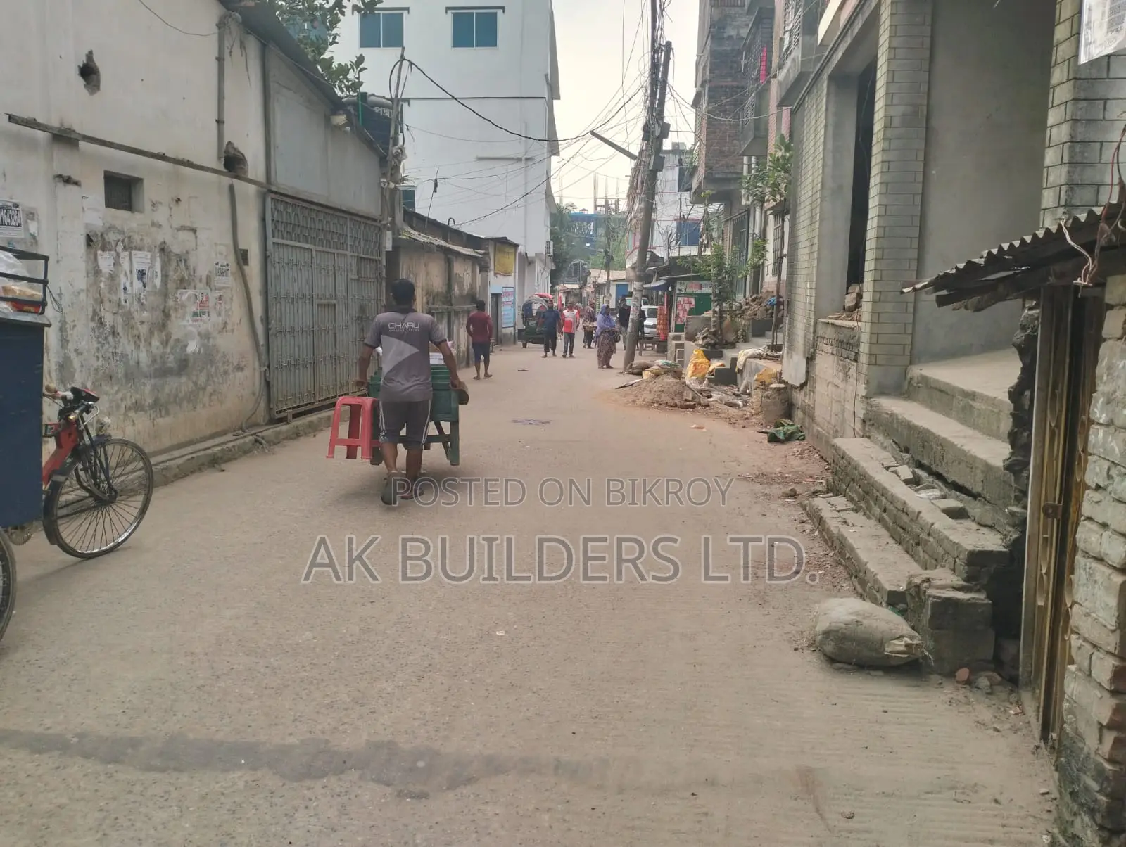 1350 sq. ft. flat at the end of Road 24, Sector 10, Uttara!!! in Uttara