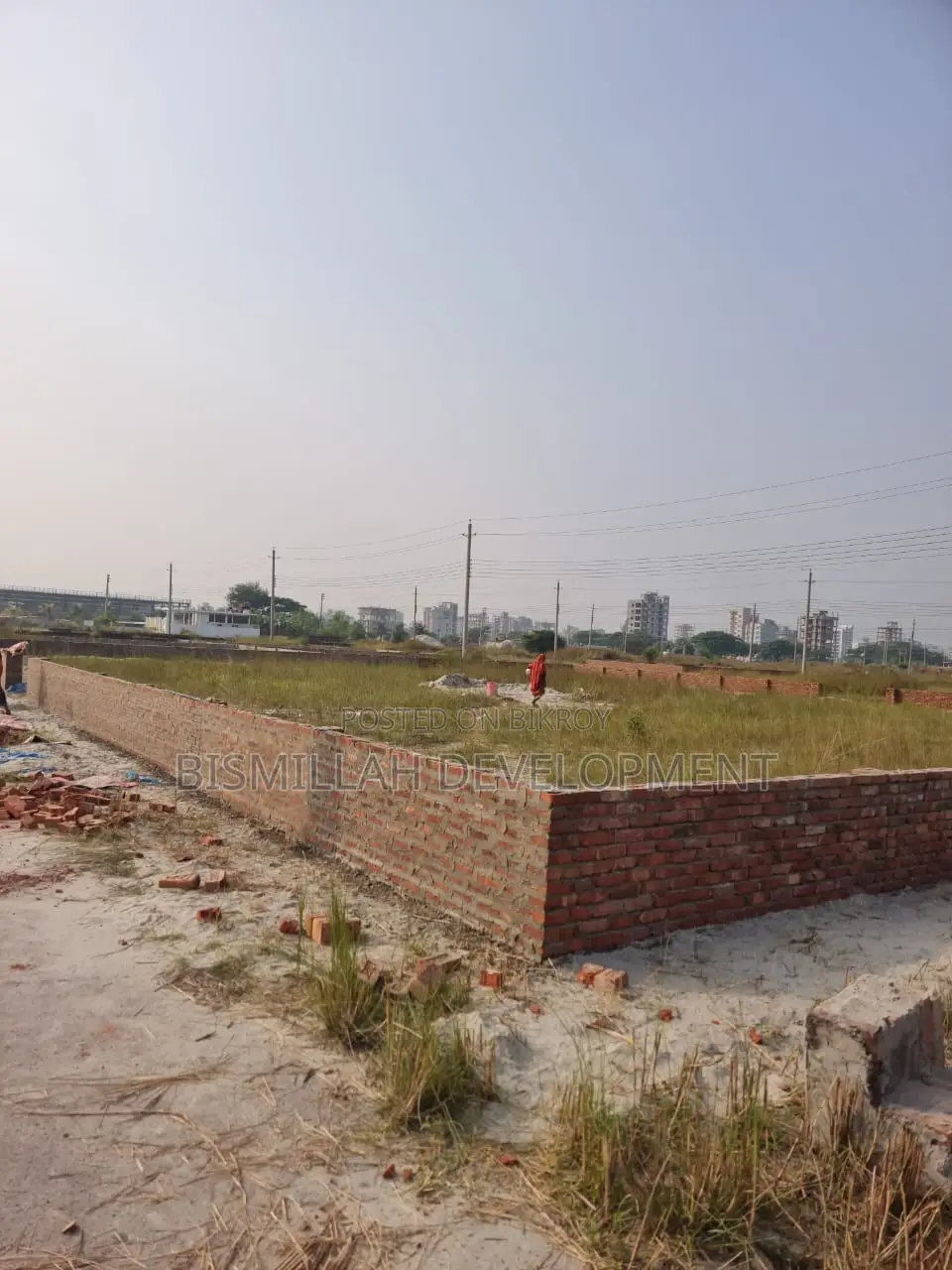 15 KATHA LAND SALE N-BLOCK TWO WAY ROAD NEAR 200FIT@BASHUNDHARA R/A in Basundhara