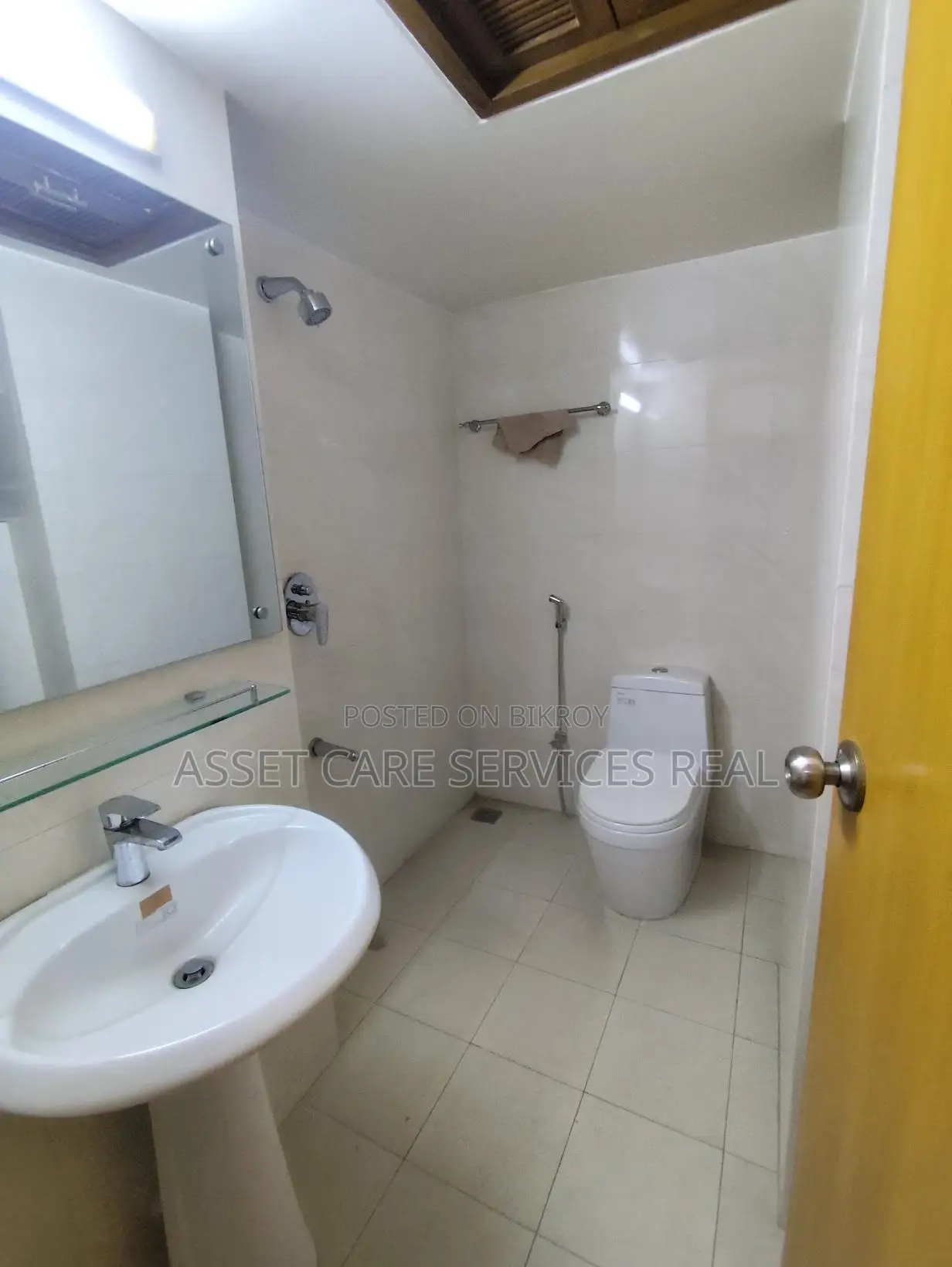 3Bed Semi-Furnished Apartment Rent Baridhara Diplomatic Zone in Baridhara