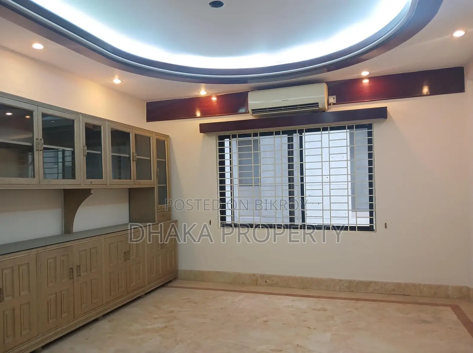 4 Bedroom Semi Furnished 2 Parking Flat Rent at Baridhara Diplomatic Zone in Baridhara