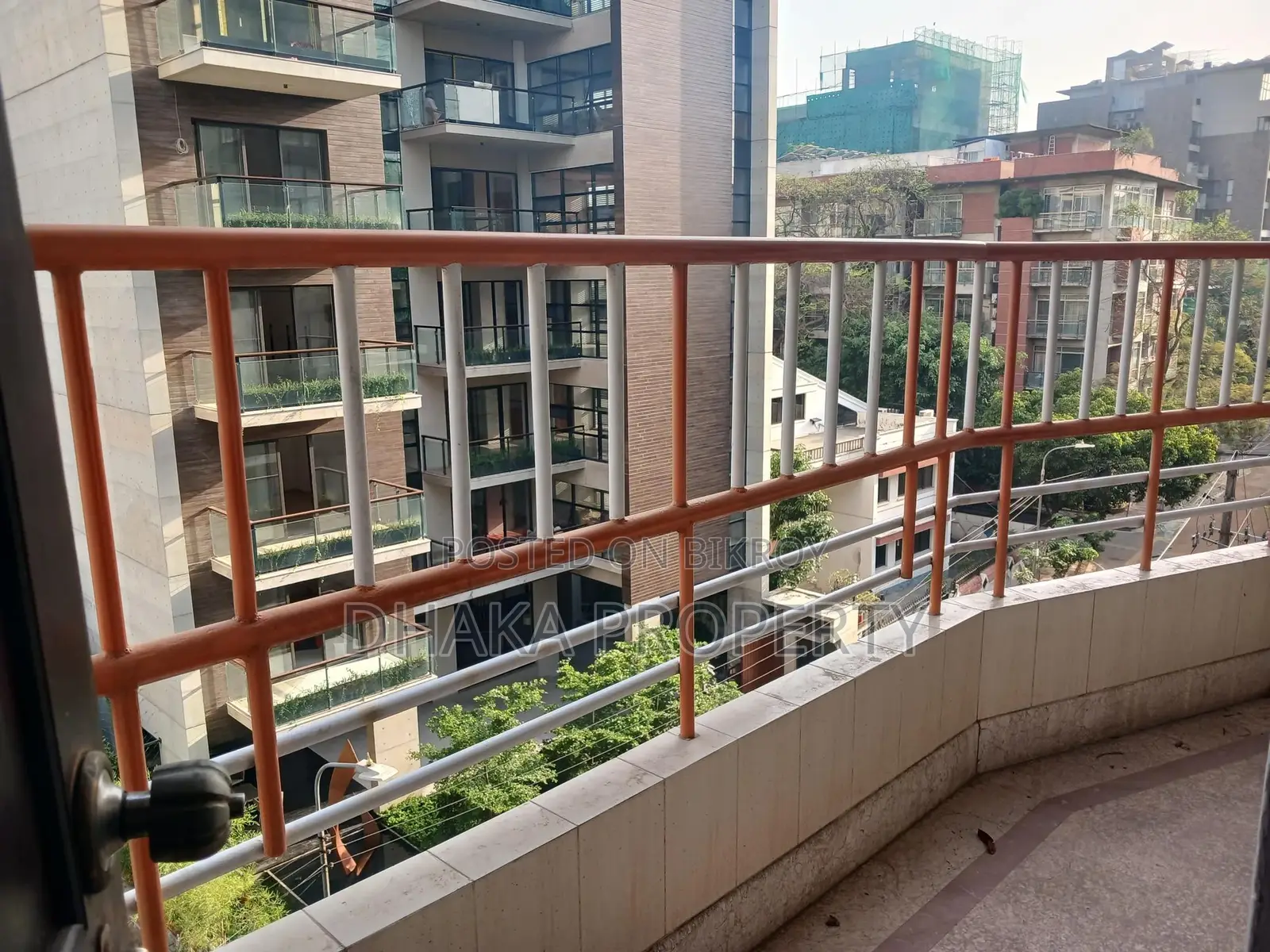 4 Bedroom Semi Furnished 2 Parking Flat Rent at Baridhara Diplomatic Zone in Baridhara