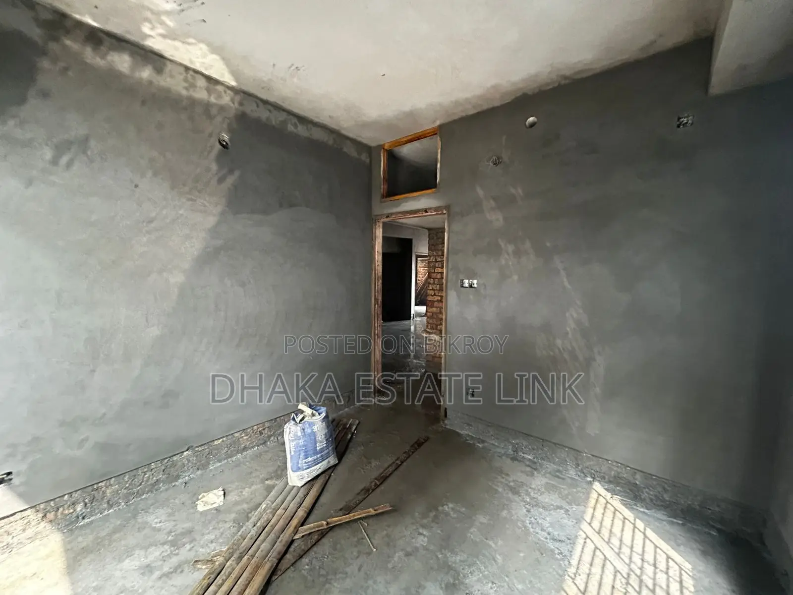 4bdrm Apartment in Banasree for Sale in Banasree