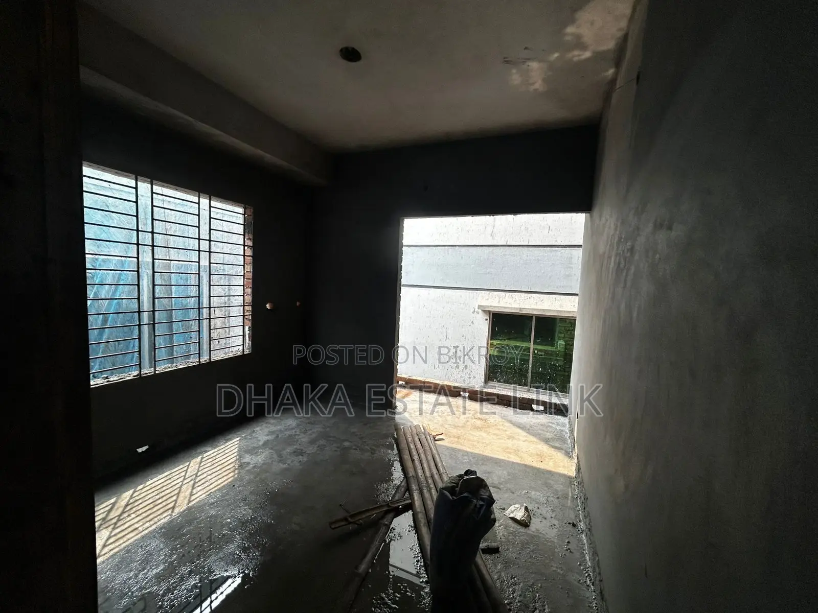 4bdrm Apartment in Banasree for Sale in Banasree