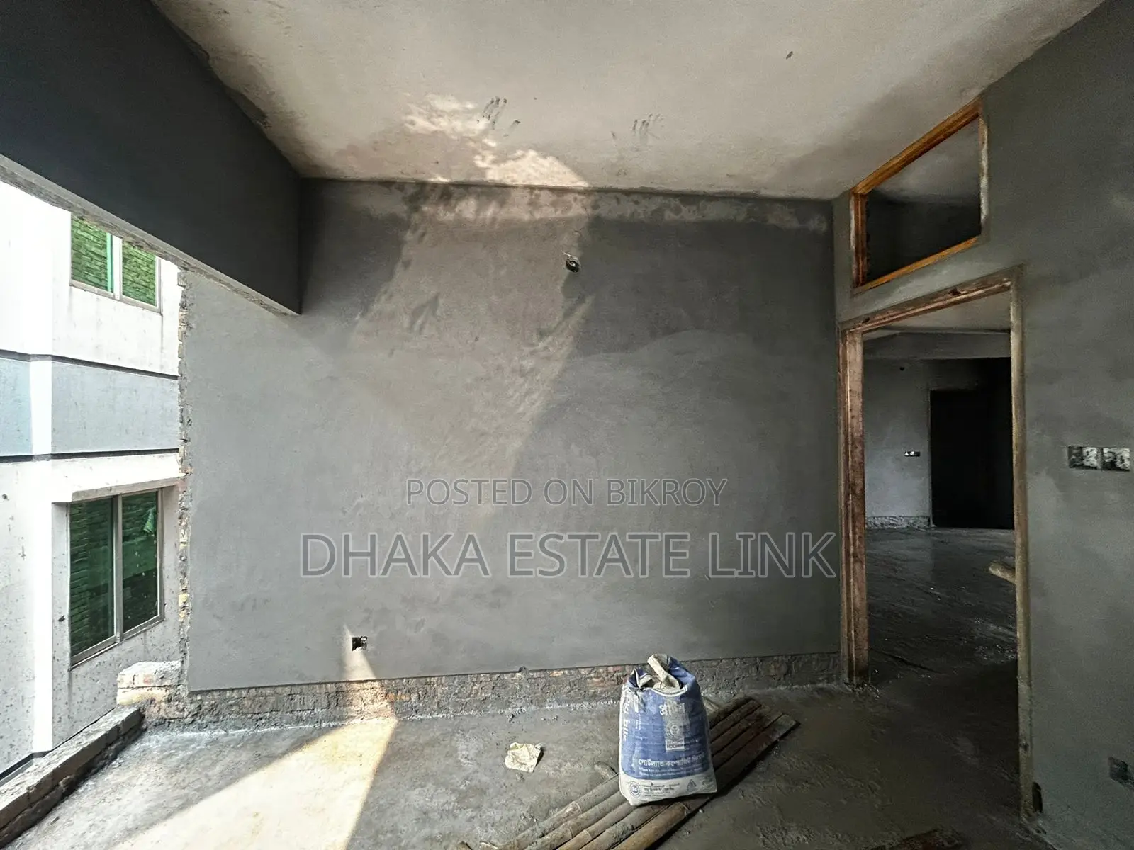4bdrm Apartment in Banasree for Sale in Banasree