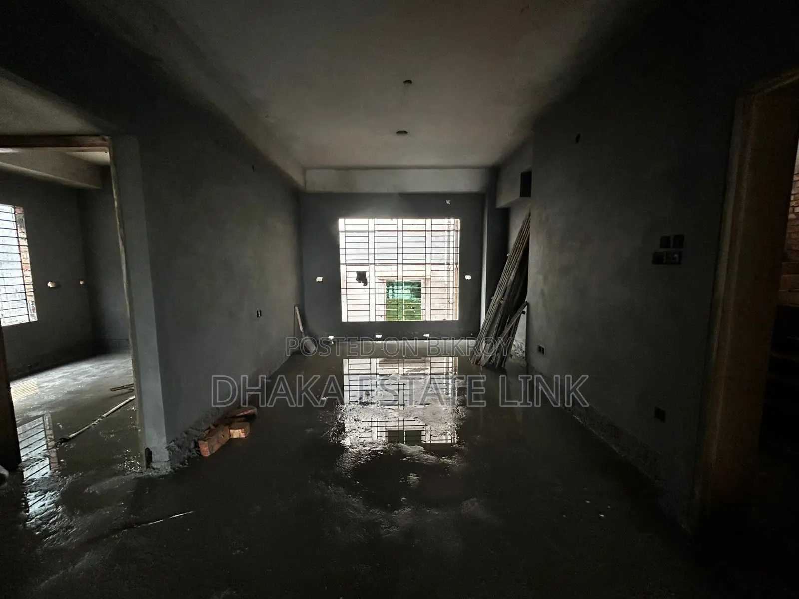 4bdrm Apartment in Banasree for Sale in Banasree