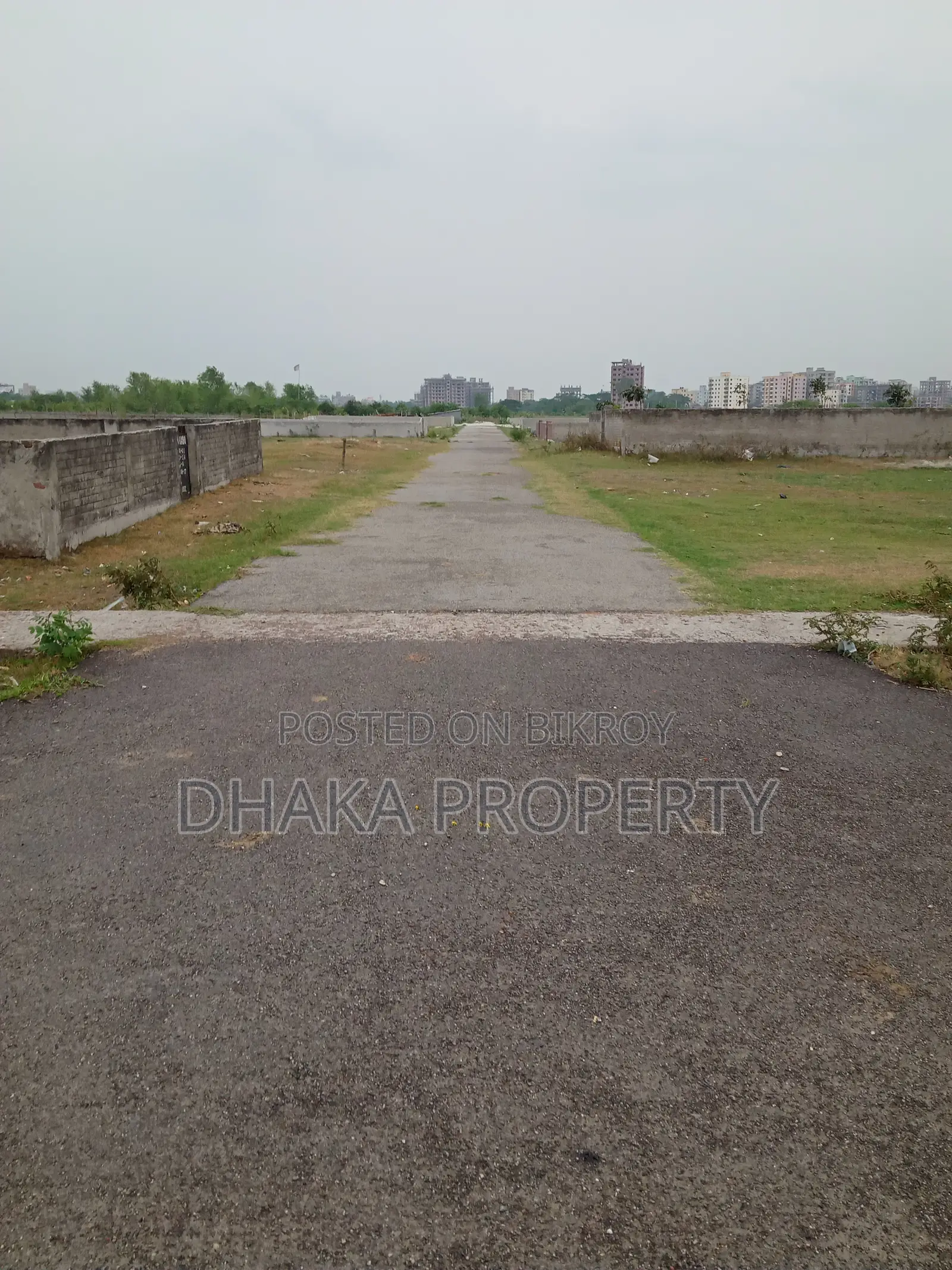 30ft Rd 9 Katha Park South at Sector-17/E in Uttara