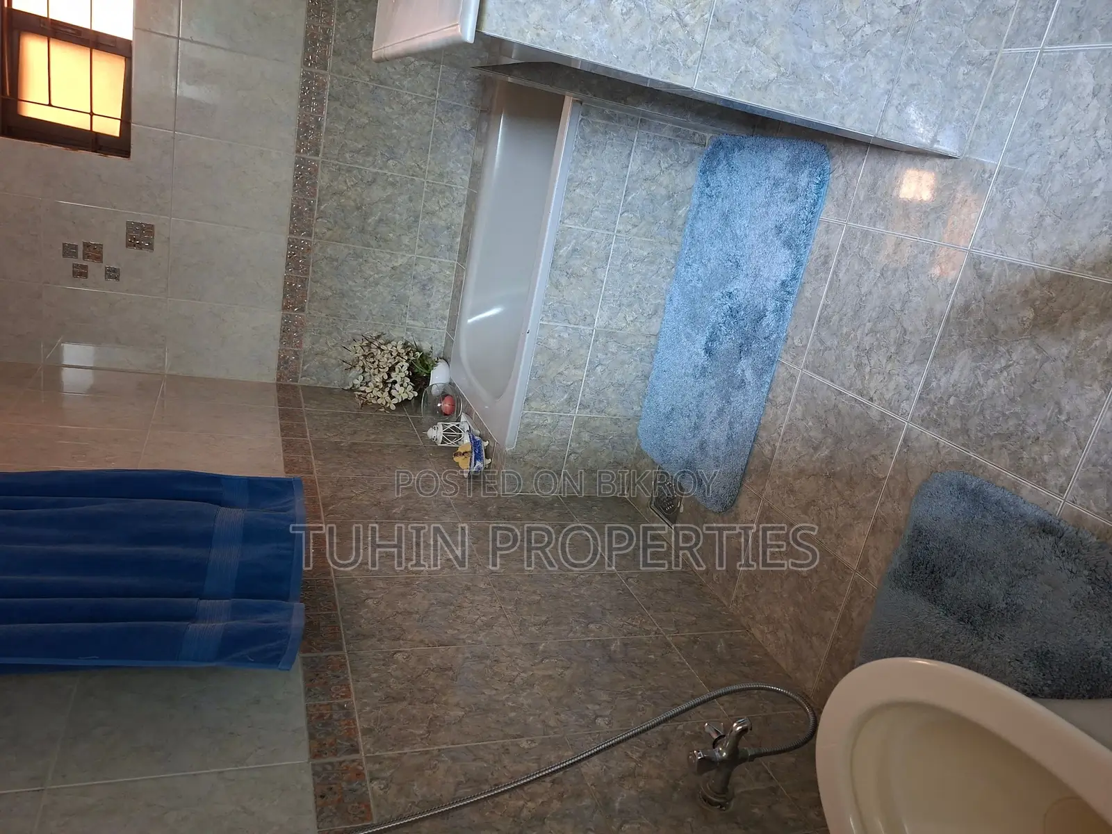 Used Ready 2070 Sft. 5th Floor 3 Bed Flat Sale at Dhanmondi Road 8/A in Dhanmondi