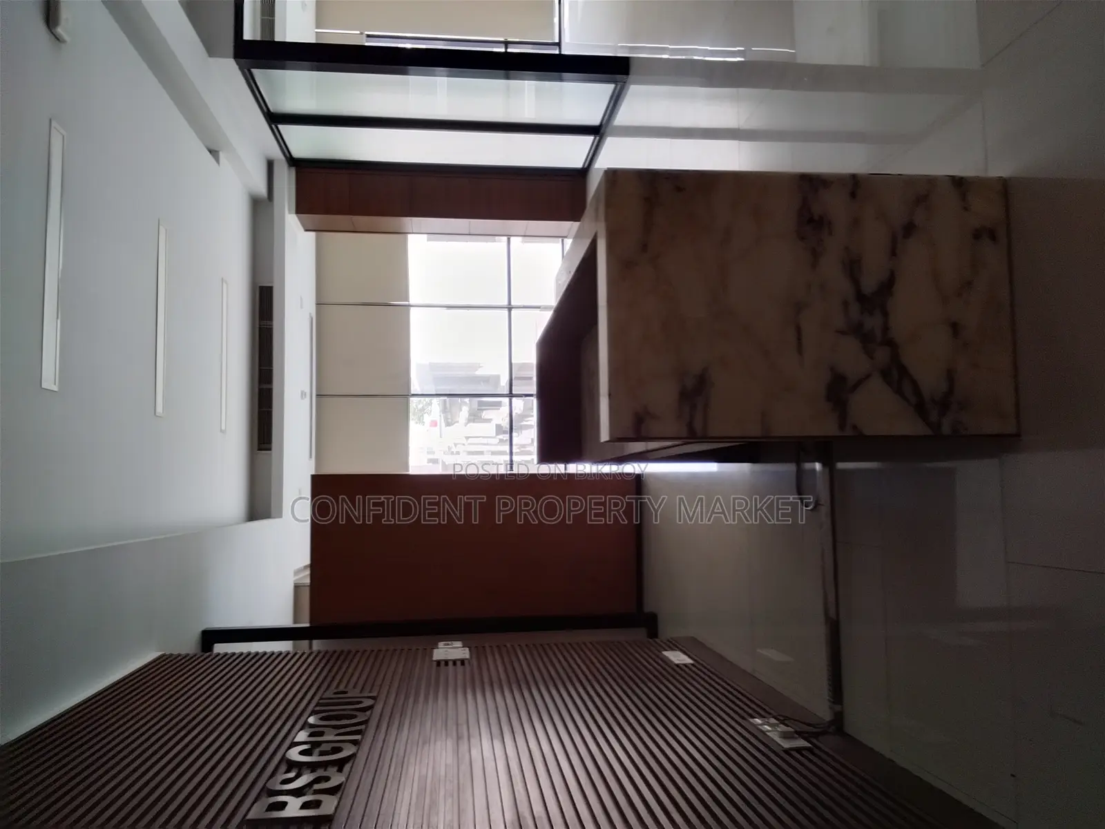 Excellent Condition Commercial Space For Rent In Banani in Banani