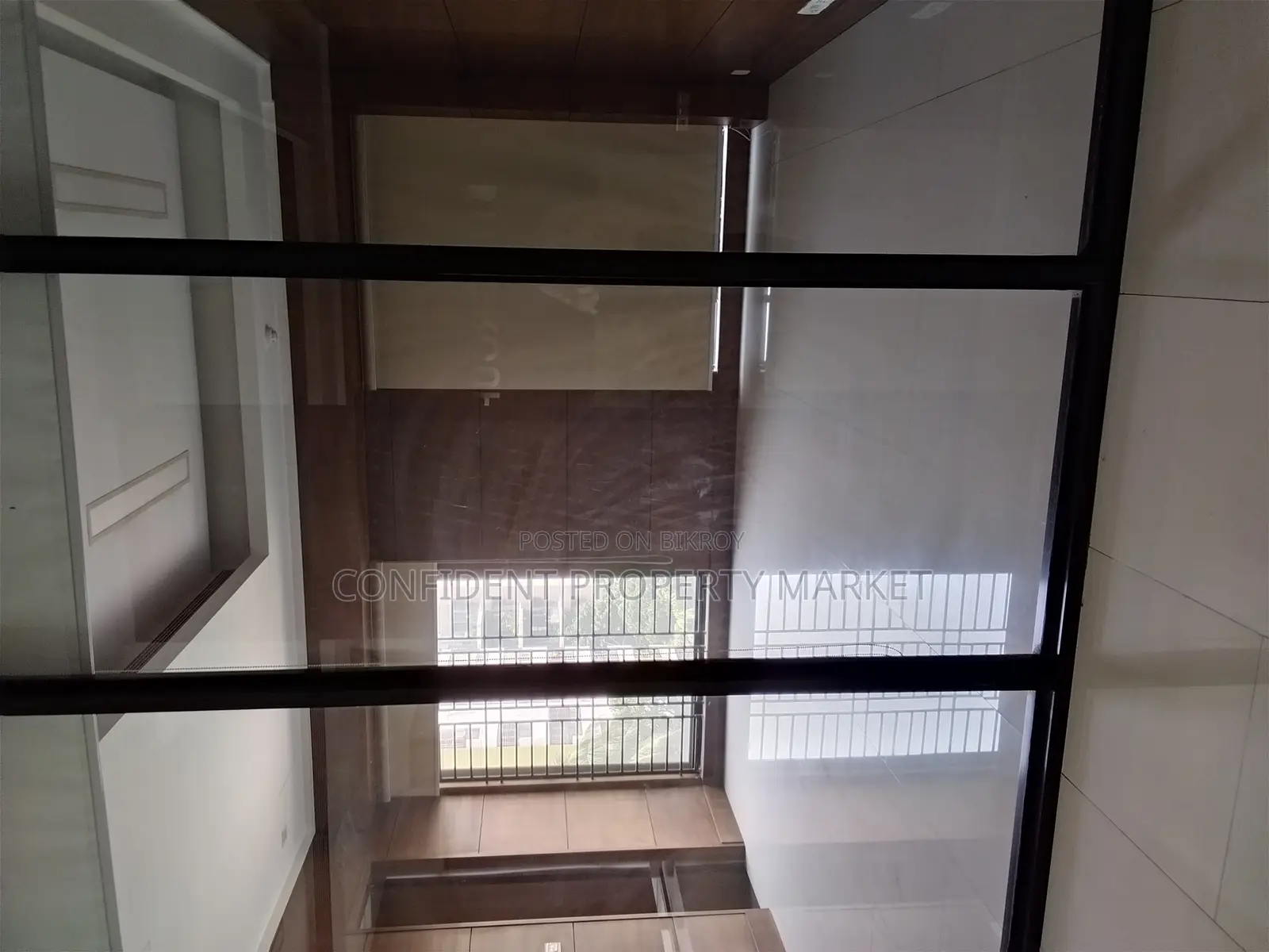Excellent Condition Commercial Space For Rent In Banani in Banani