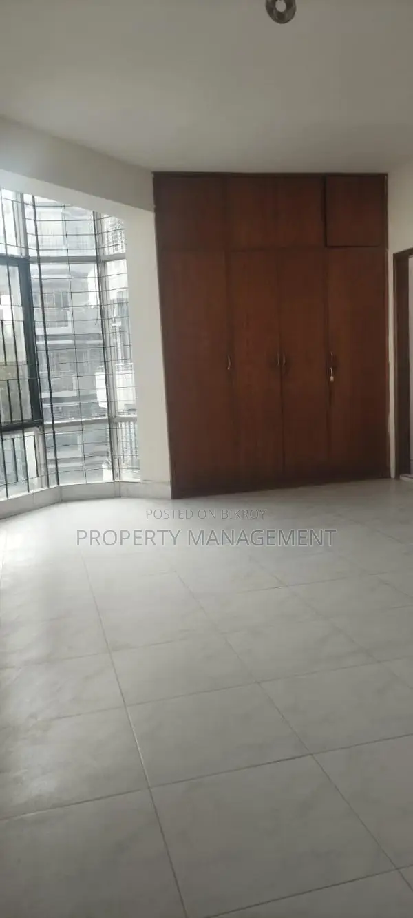 2800 Sqft Unfurnished Apartment Rent 4Bed 4Bath Gulshan 2 Nice View in Gulshan