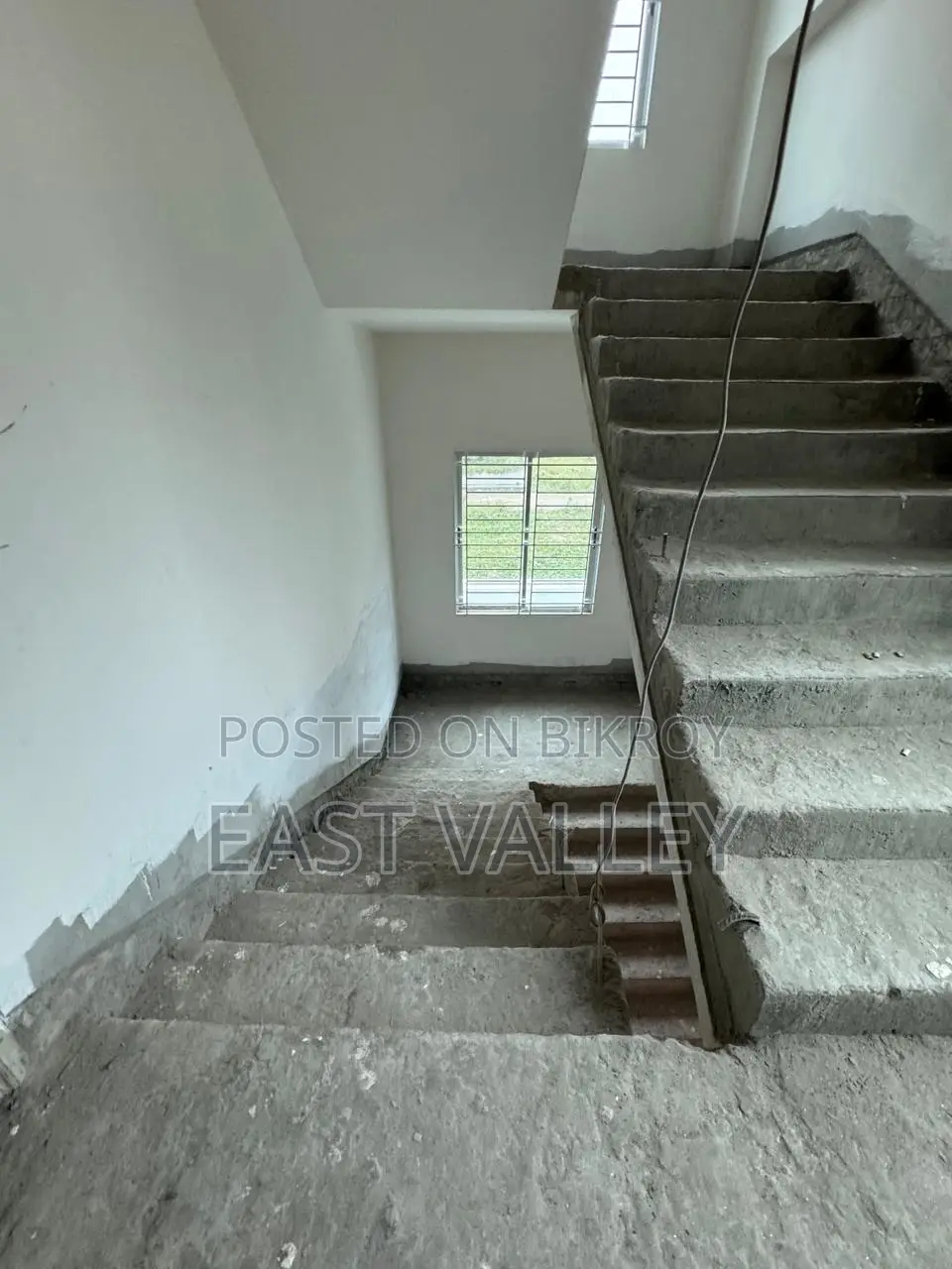 L block almost ready flat for sale in Bashundhara R/A in Basundhara