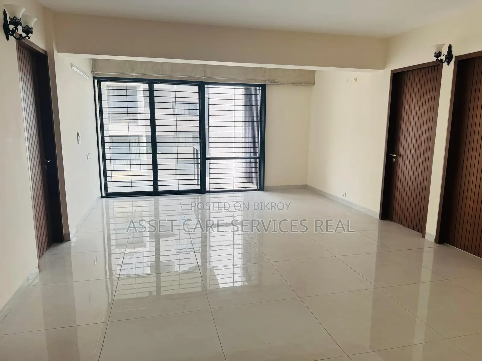 4 Bedroom Exclusive Brand New Flat Sale @ Gulshan 1 in Gulshan