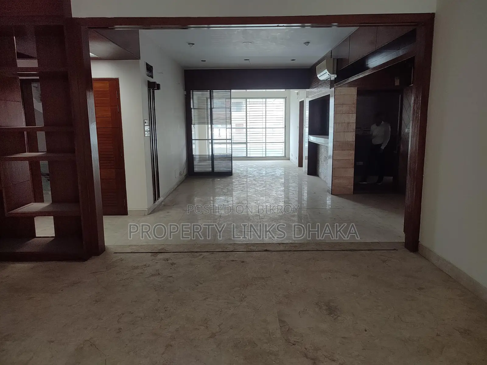 Semi-furnished office space for rent in Baridhara