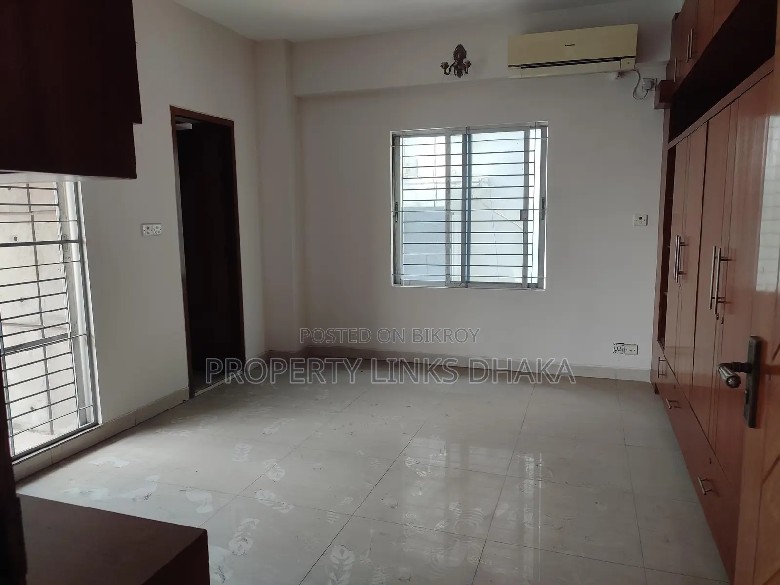 Semi-furnished office space for rent in Baridhara