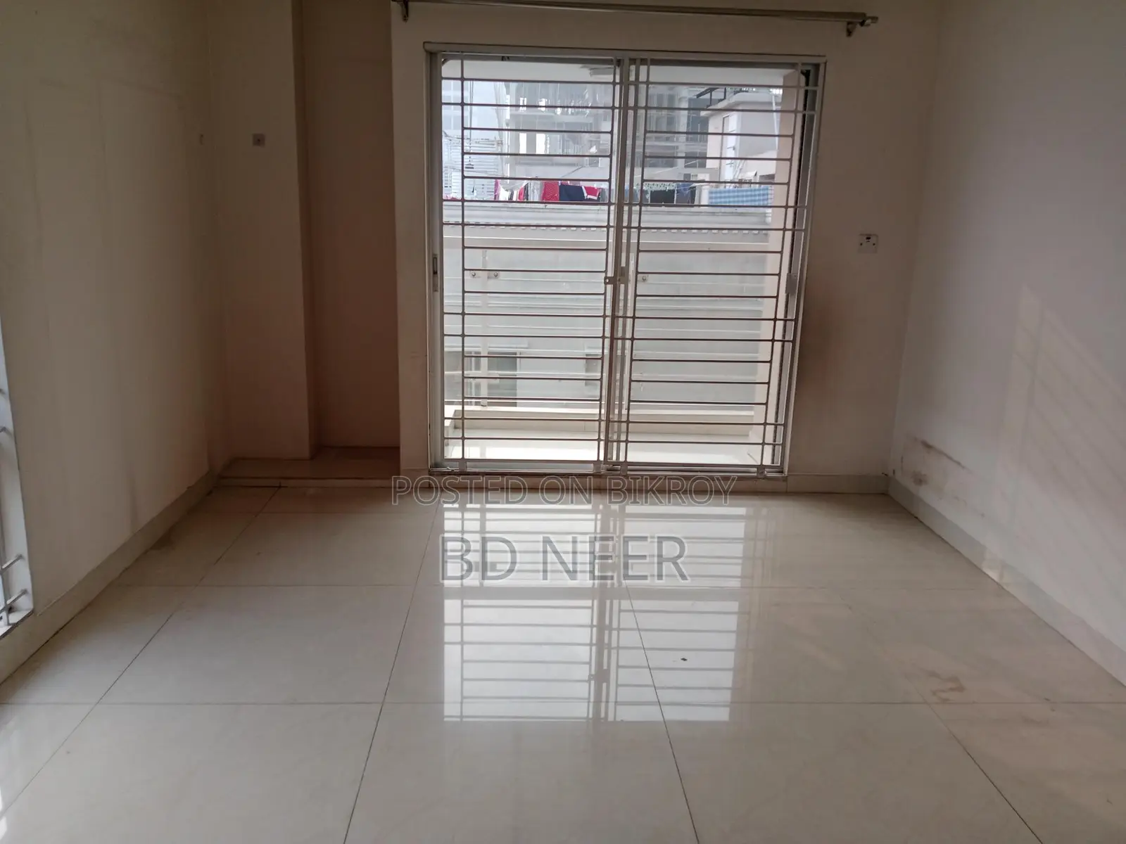 Pretty Looking 3 Bed Room Apt Rent In Gulshan 2 North Side in Gulshan