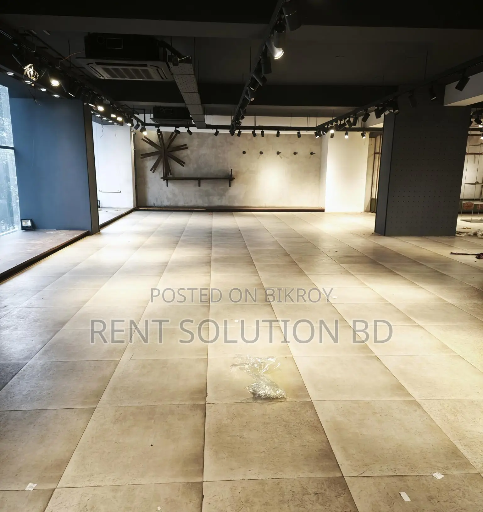 Open space for showroom, office in Banani