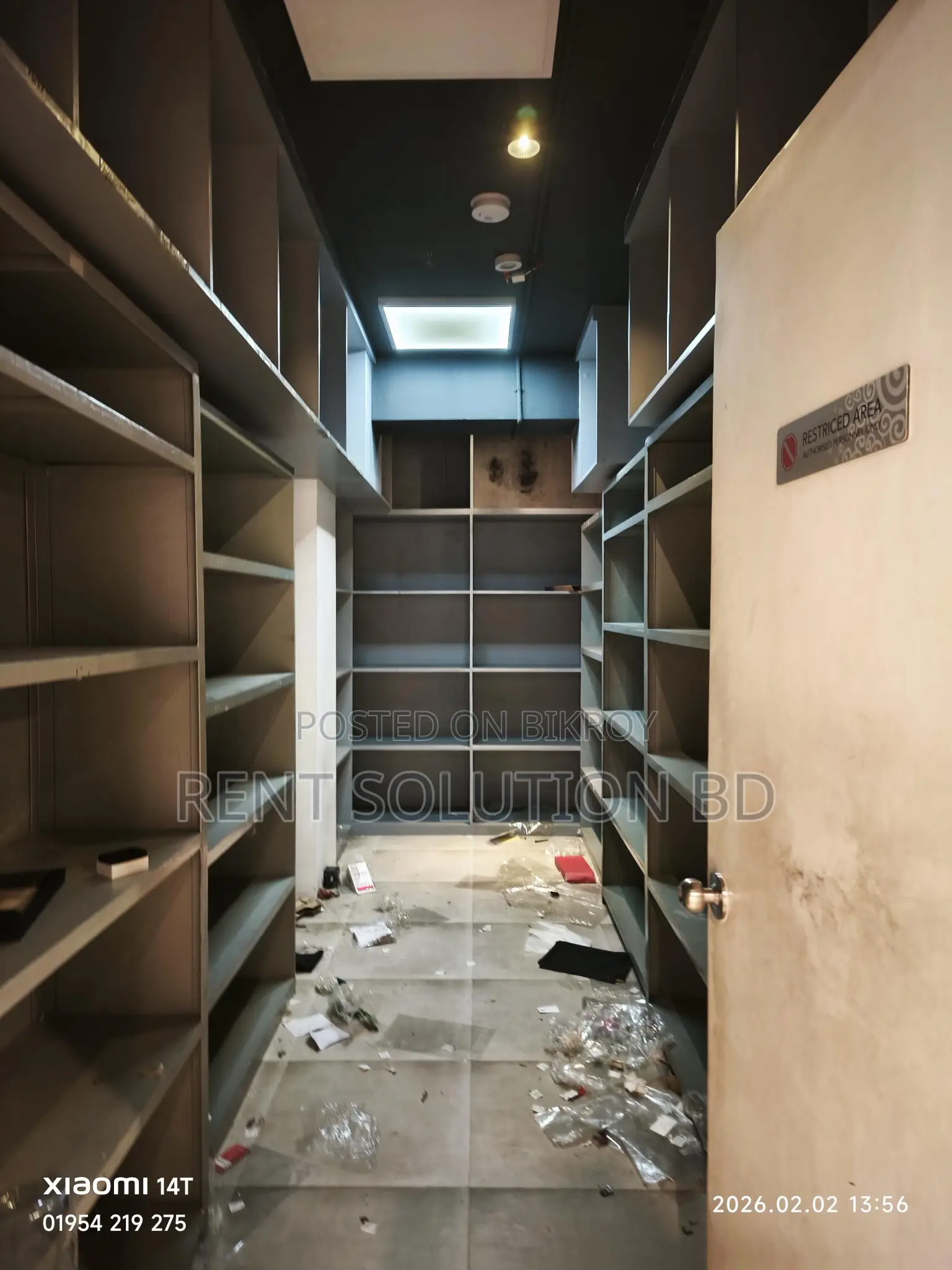 Open space for showroom, office in Banani