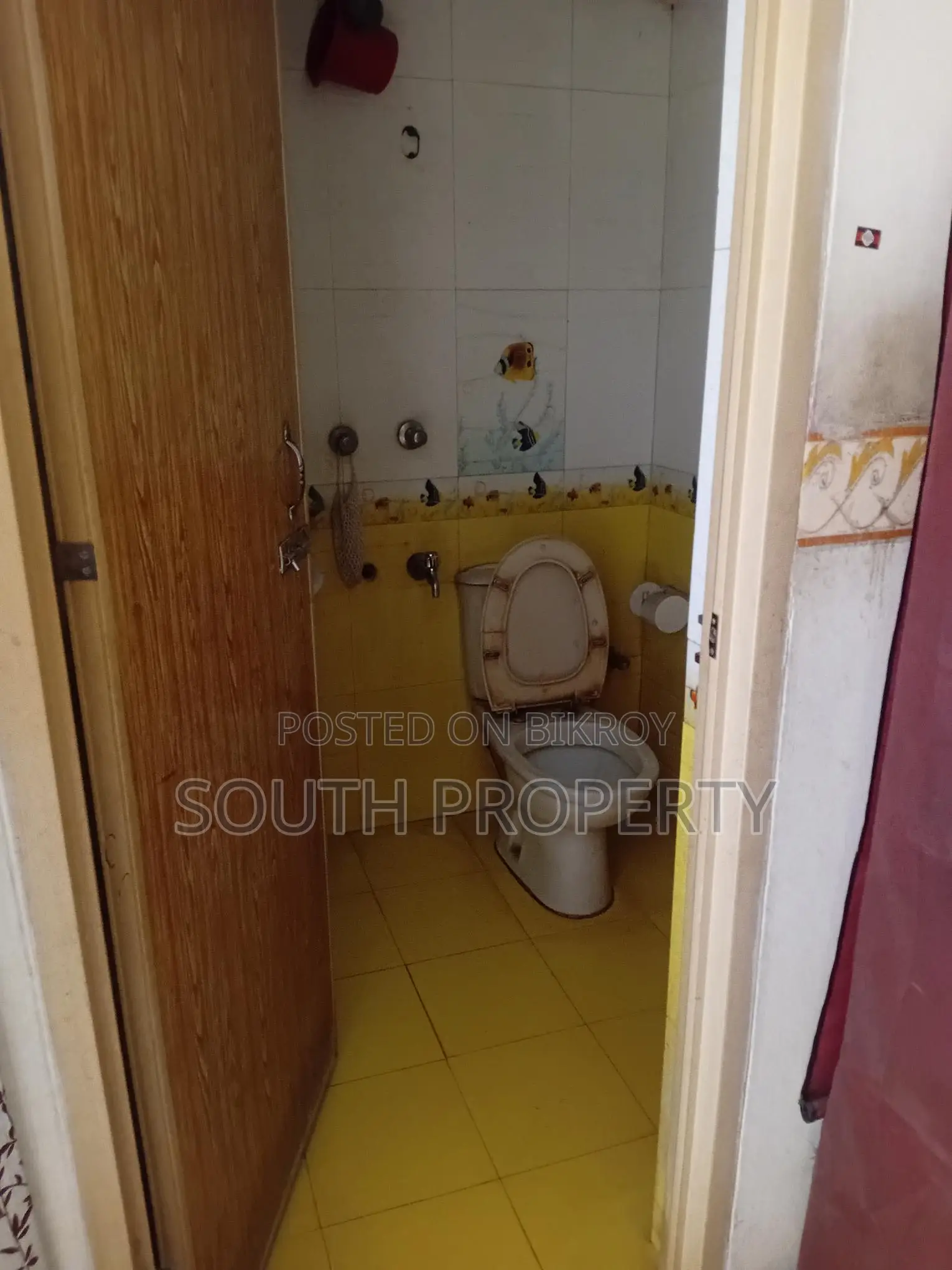 Ready used 900 sft flat sale at Bashundhara F block in Basundhara