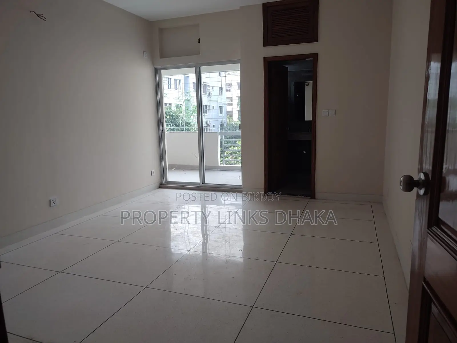 Un furnished flat for Rent in Gulshan in Gulshan