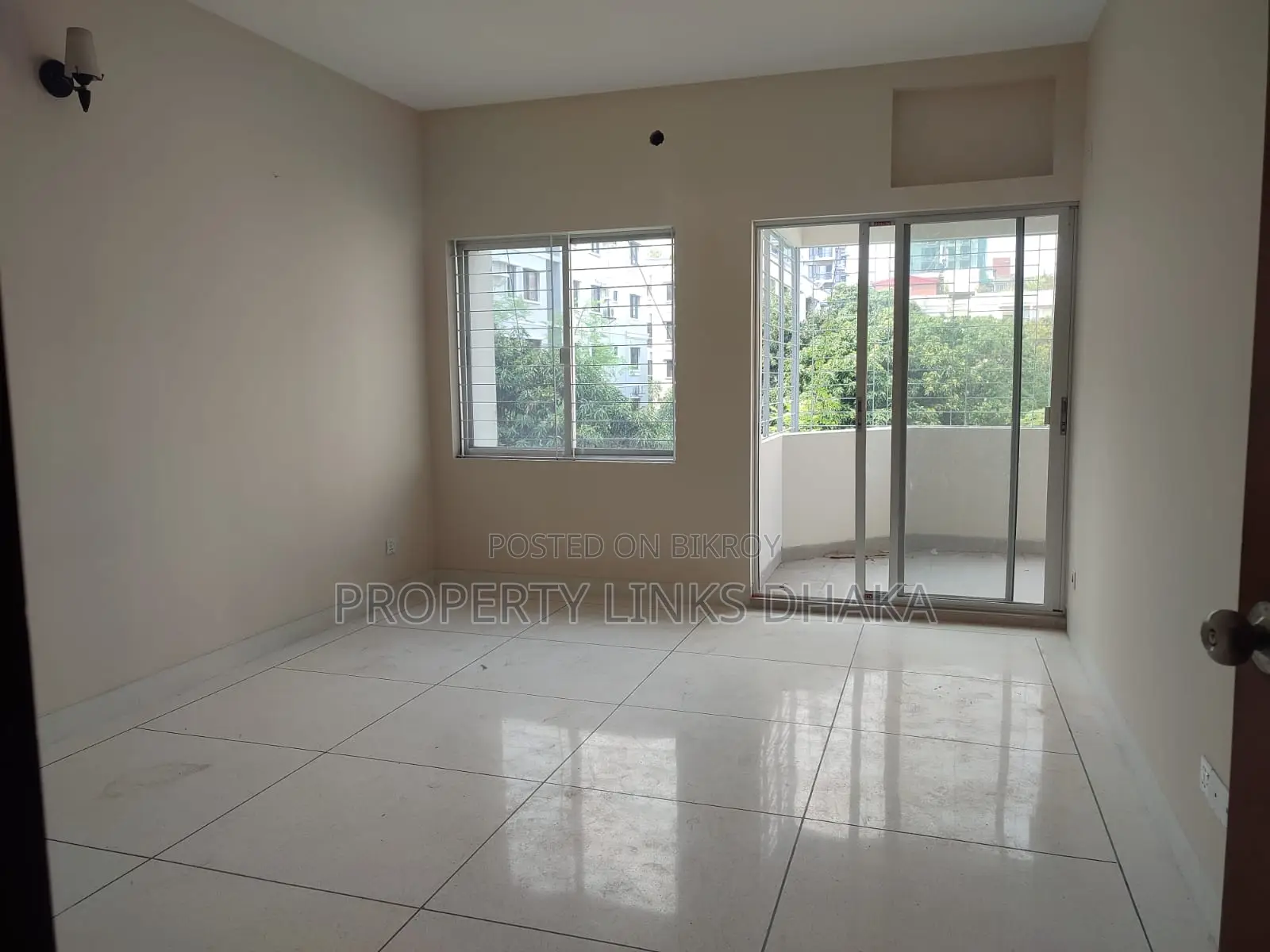 Un furnished flat for Rent in Gulshan in Gulshan