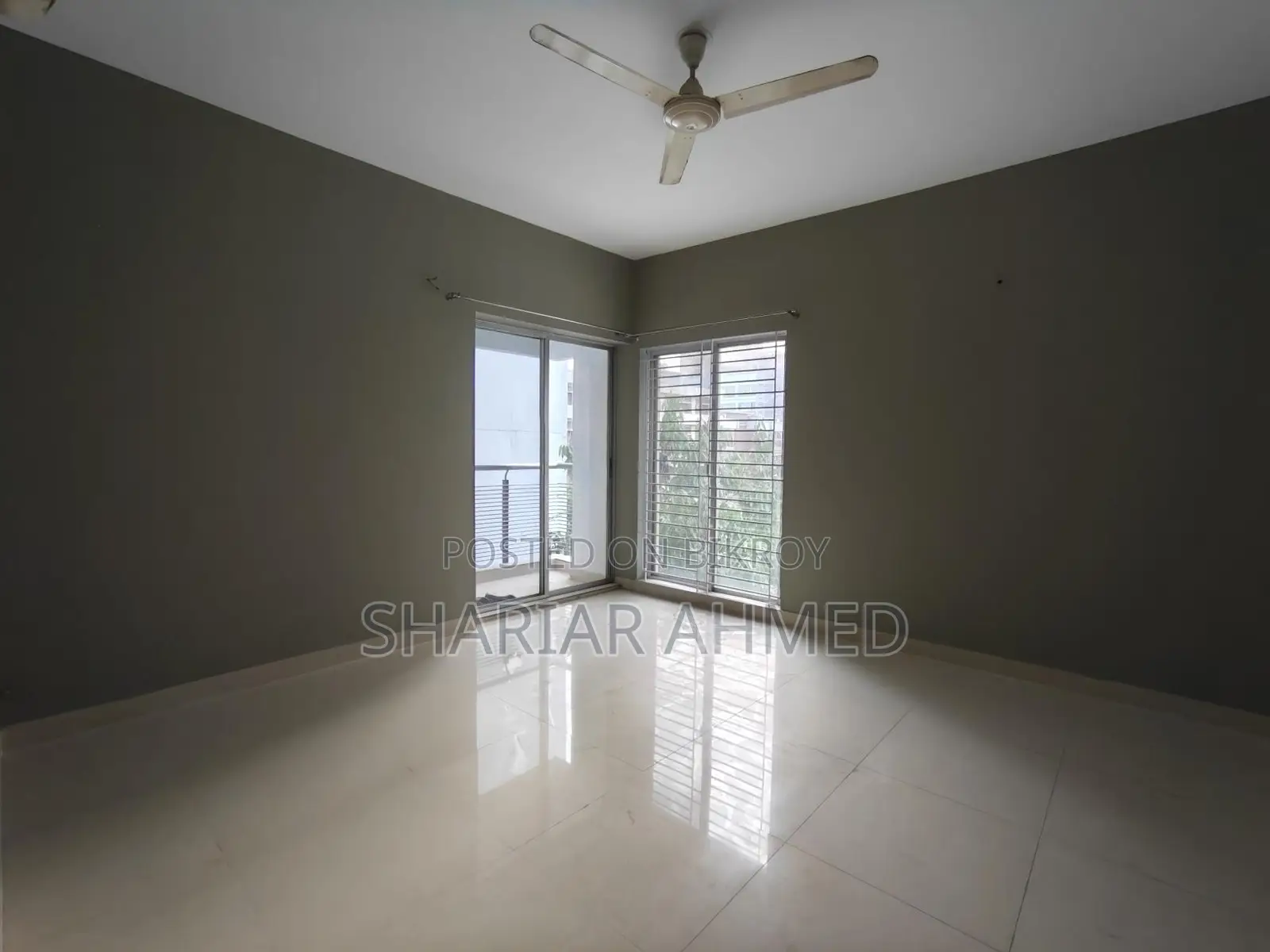 2400 Sqft 3 Bed Un-Furnished Apartment For Rent In Gulshan 2 in Gulshan