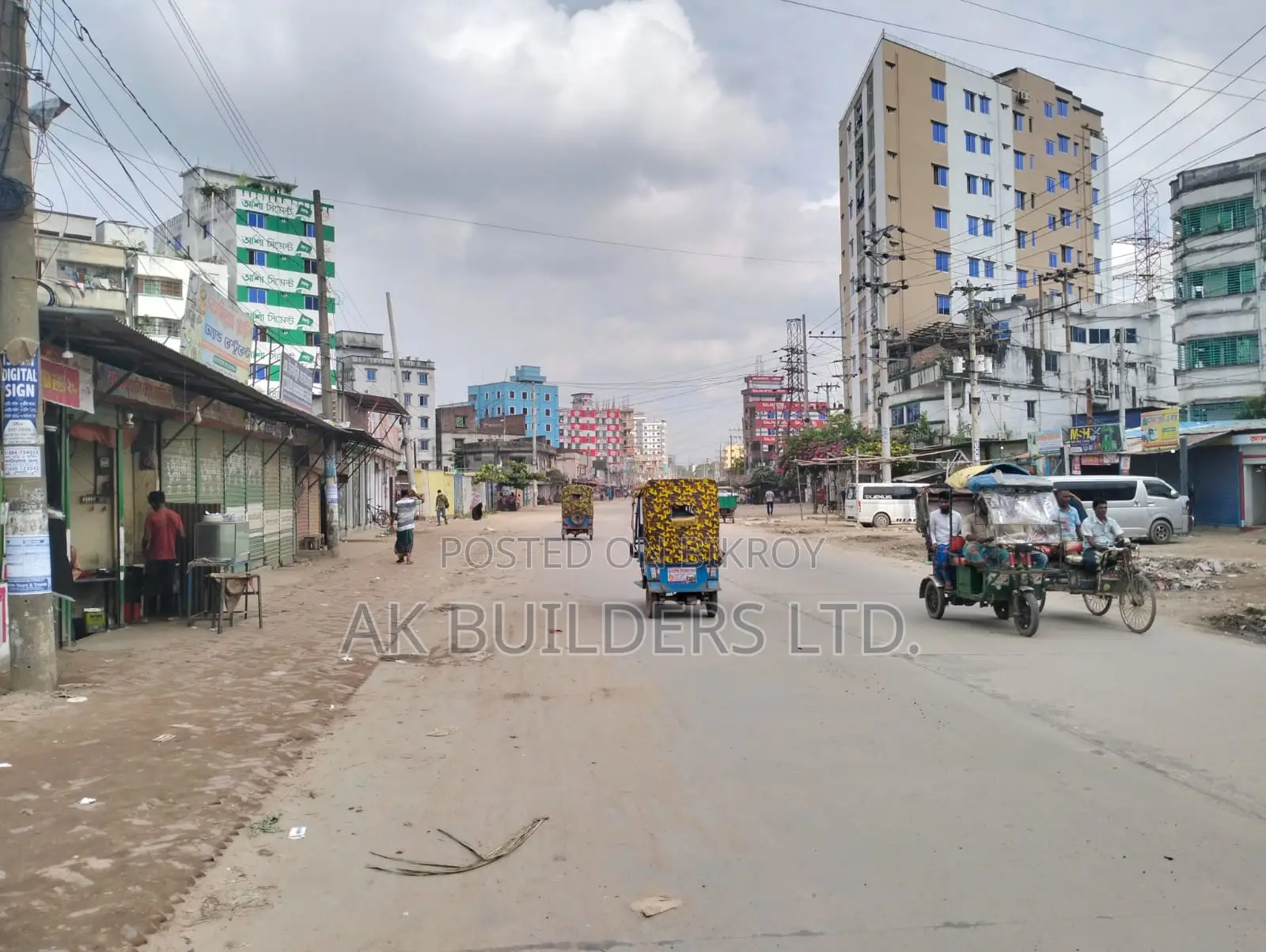 1250 sqft flat adjacent to 150ft road, near Bashundhara Riverview Project in Basundhara