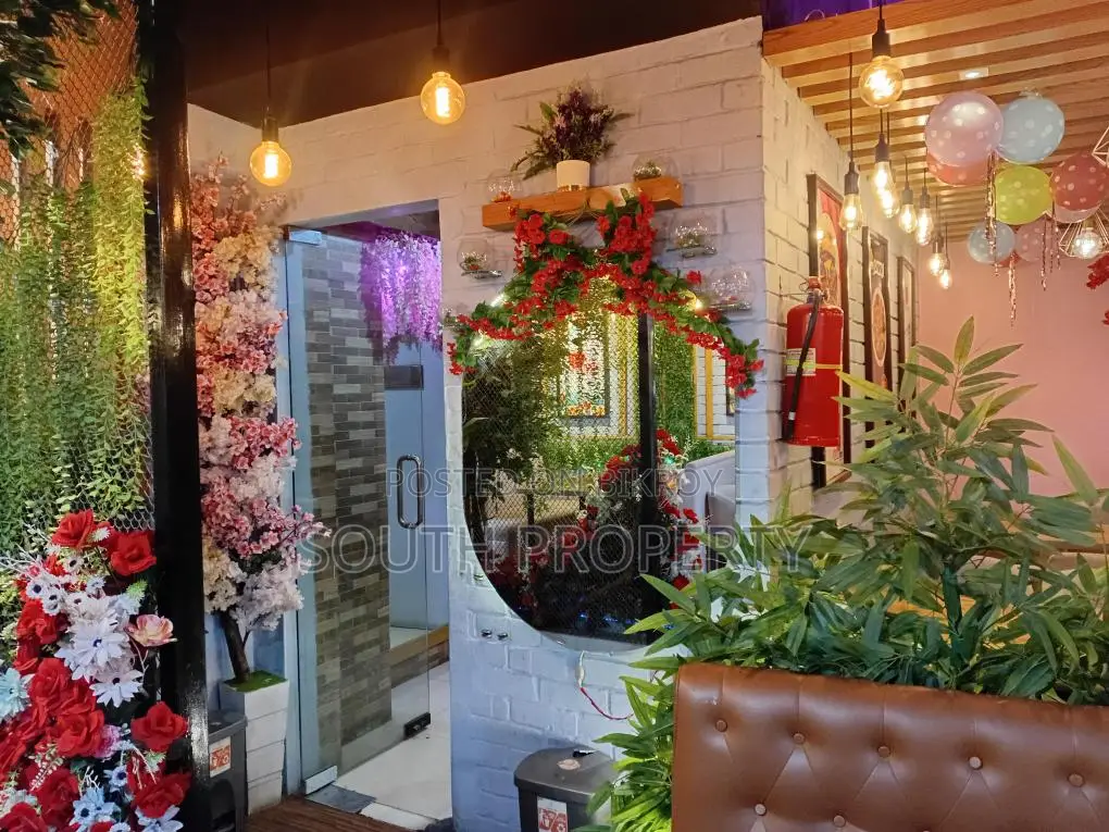 South side 1575 sft Running Restaurant sale in Khilgaon