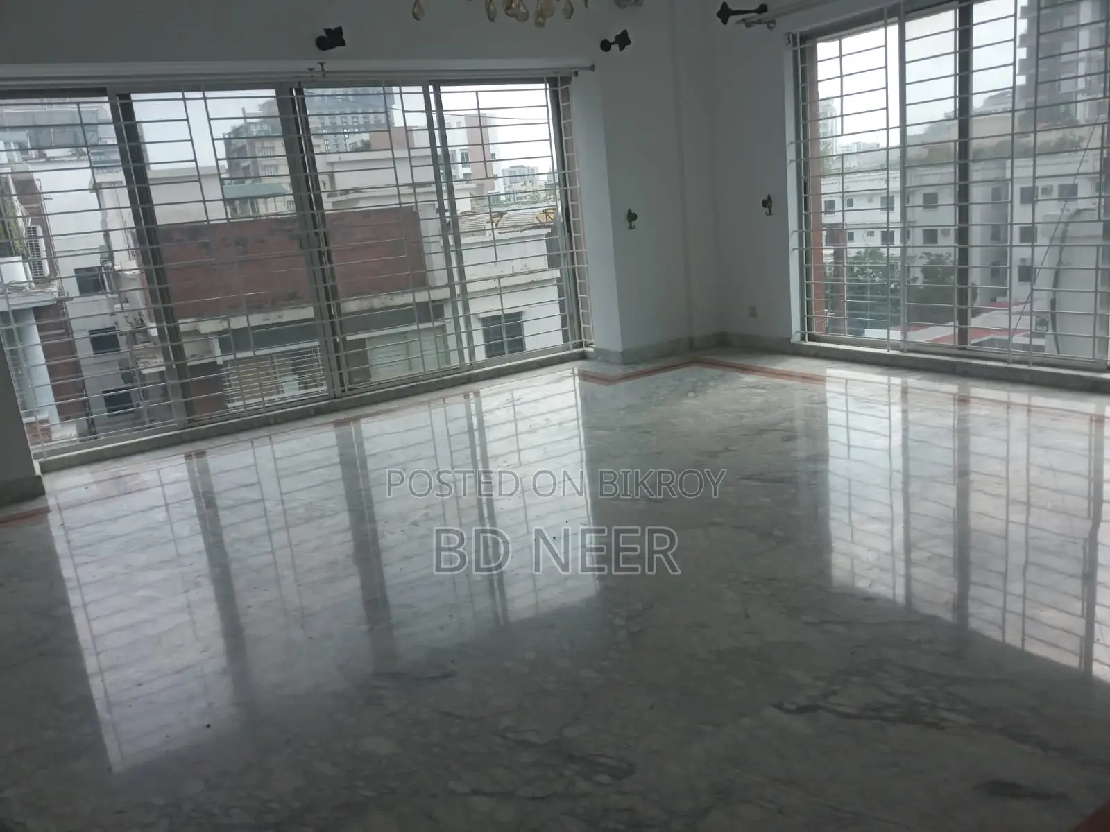 3200-Sq Ft Resident Building for Office Rent in Gulshan-1 in Gulshan