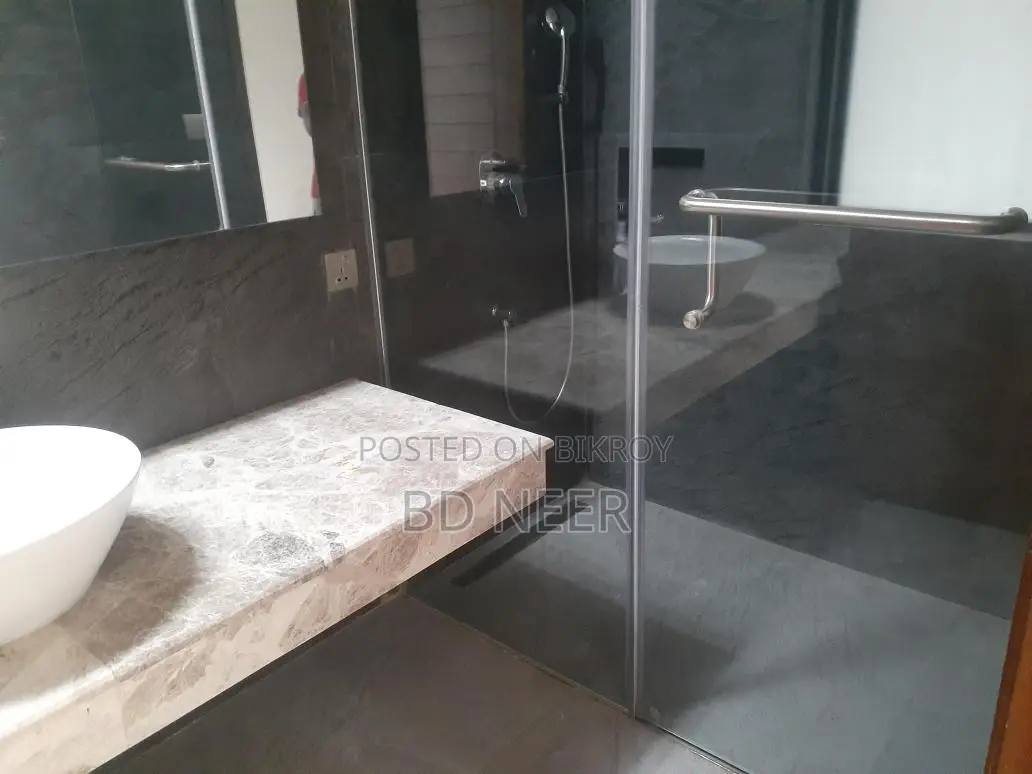 Resident Buildings 3000 Sq Ft Office Space Rent in Gulshan-1 in Gulshan