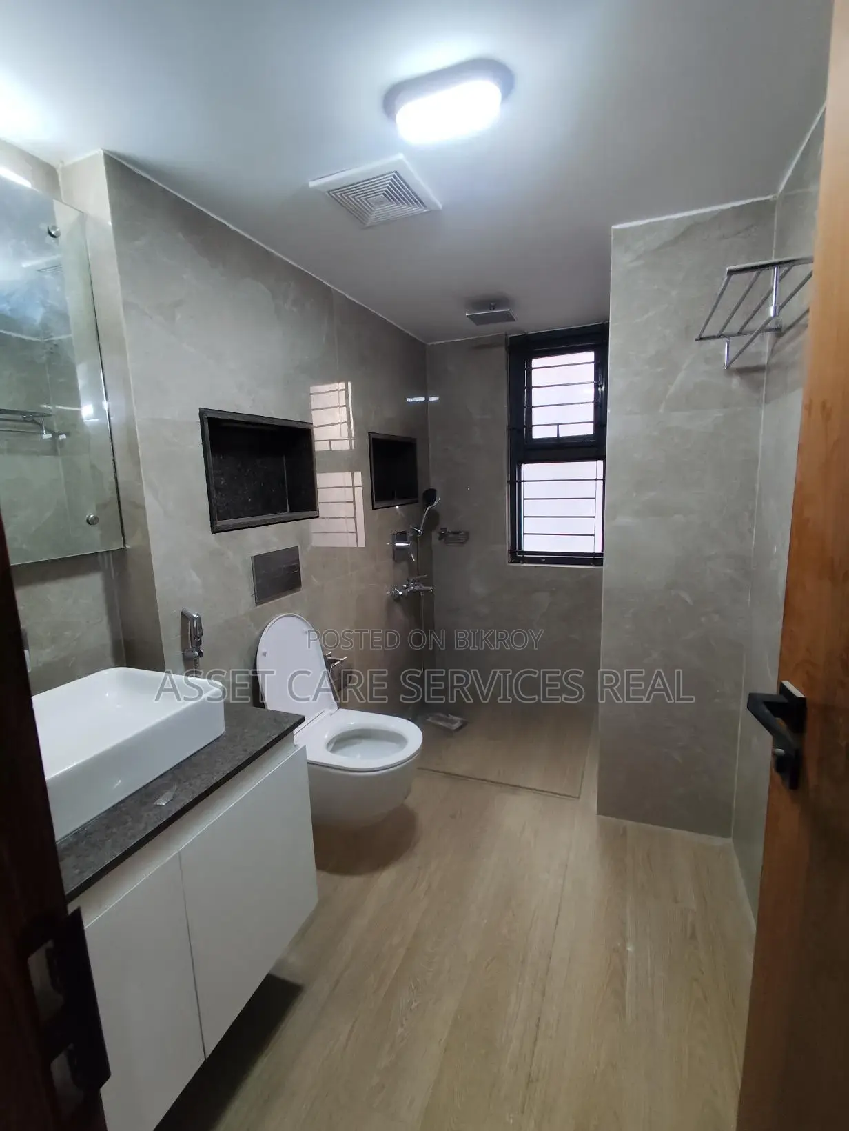 2950-Sqft Semi Furnished Office Space Rent In North Banani in Banani