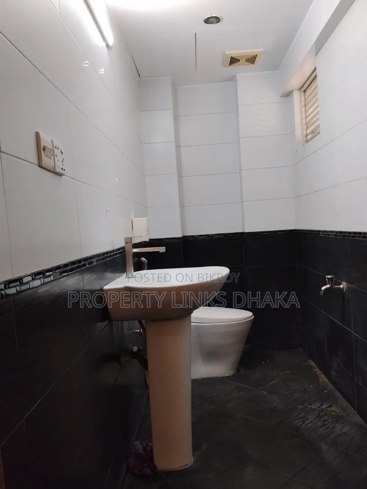 Semi-furnished Commercial Office in Banani in Gulshan