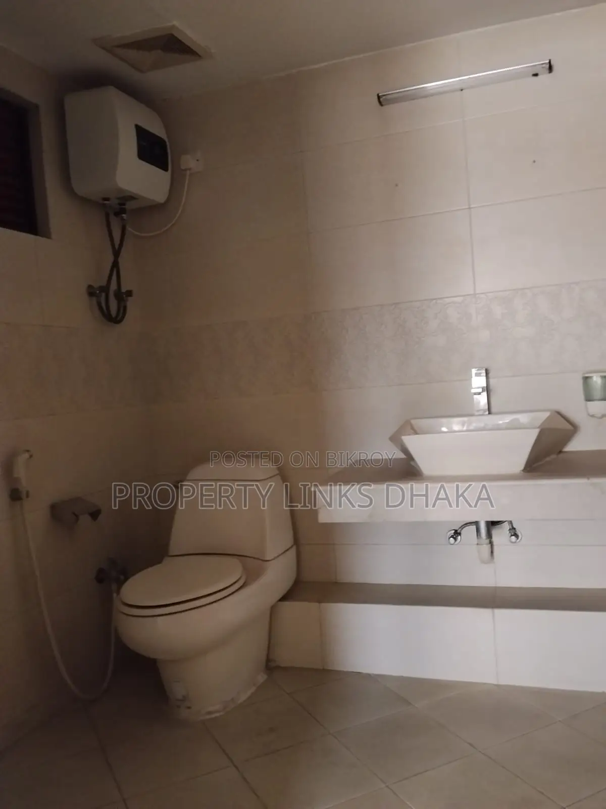 Semi-furnished Commercial Office in Banani in Gulshan