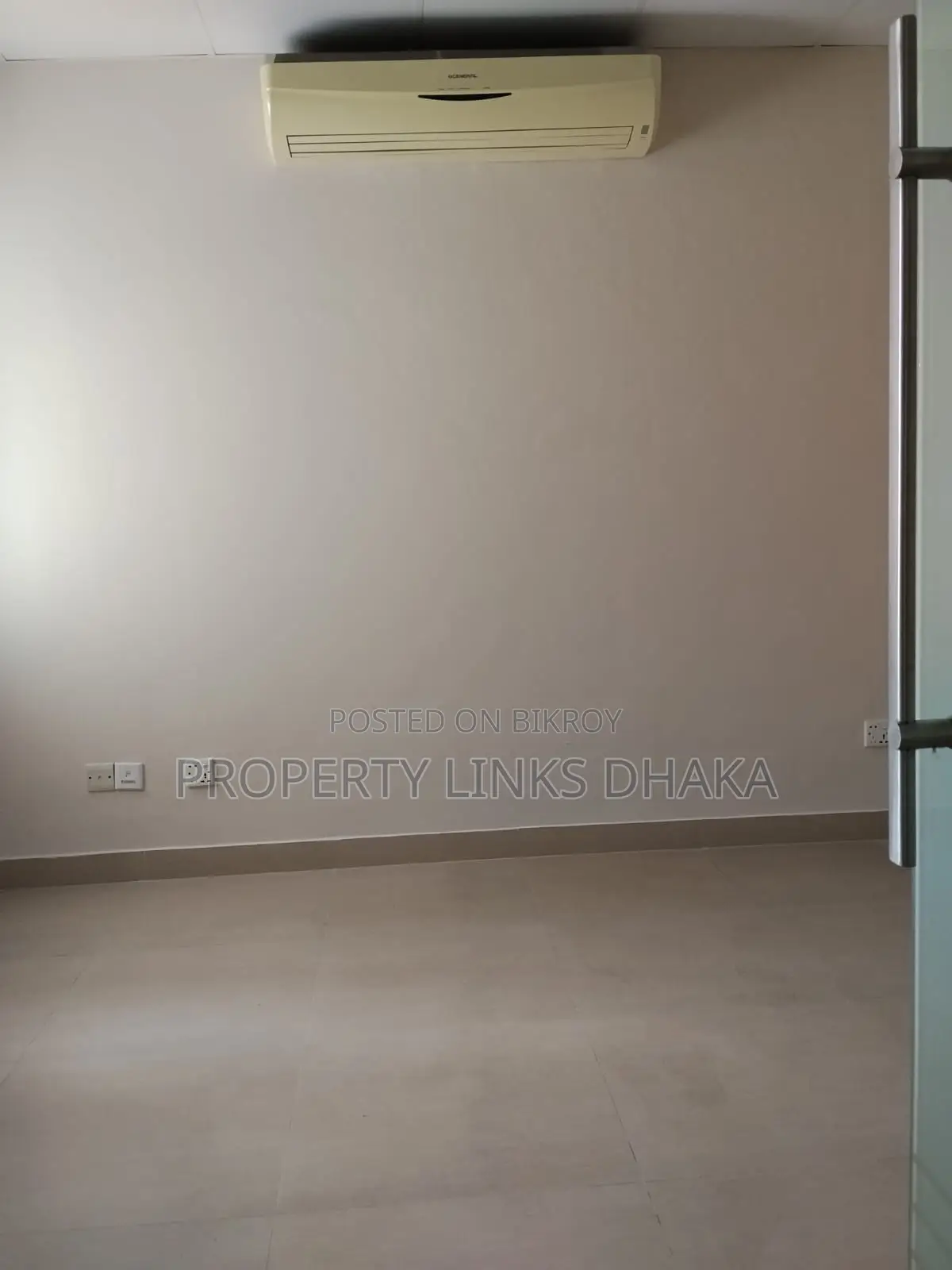 Semi-furnished Commercial Office in Banani in Gulshan