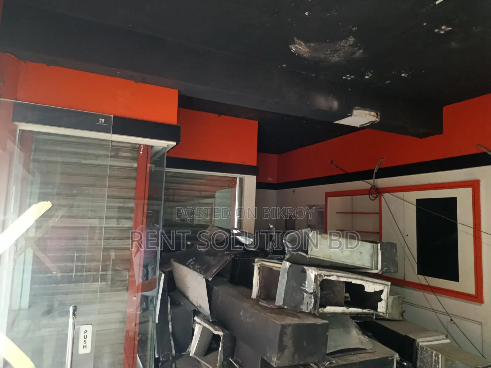 Ground Floor Restaurant / Showroom Space Rent At Gulshan 2 in Gulshan