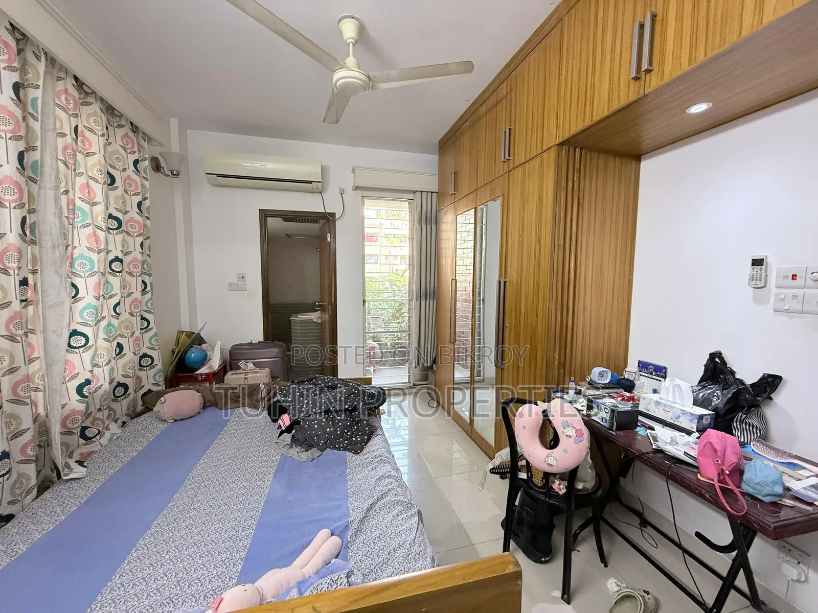 Used Ready Luxury 2000 Sft 3rd Floor Flat Sale at Iqbal Road Md. Pur. in Mohammadpur