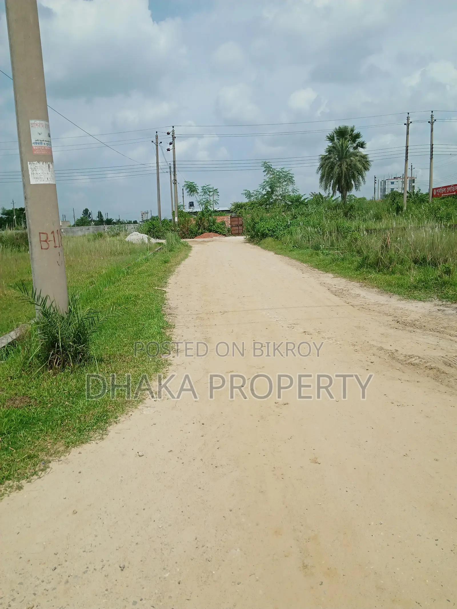 30ft Rd 3 Katha Park East at Sector- 22 in Purbachal