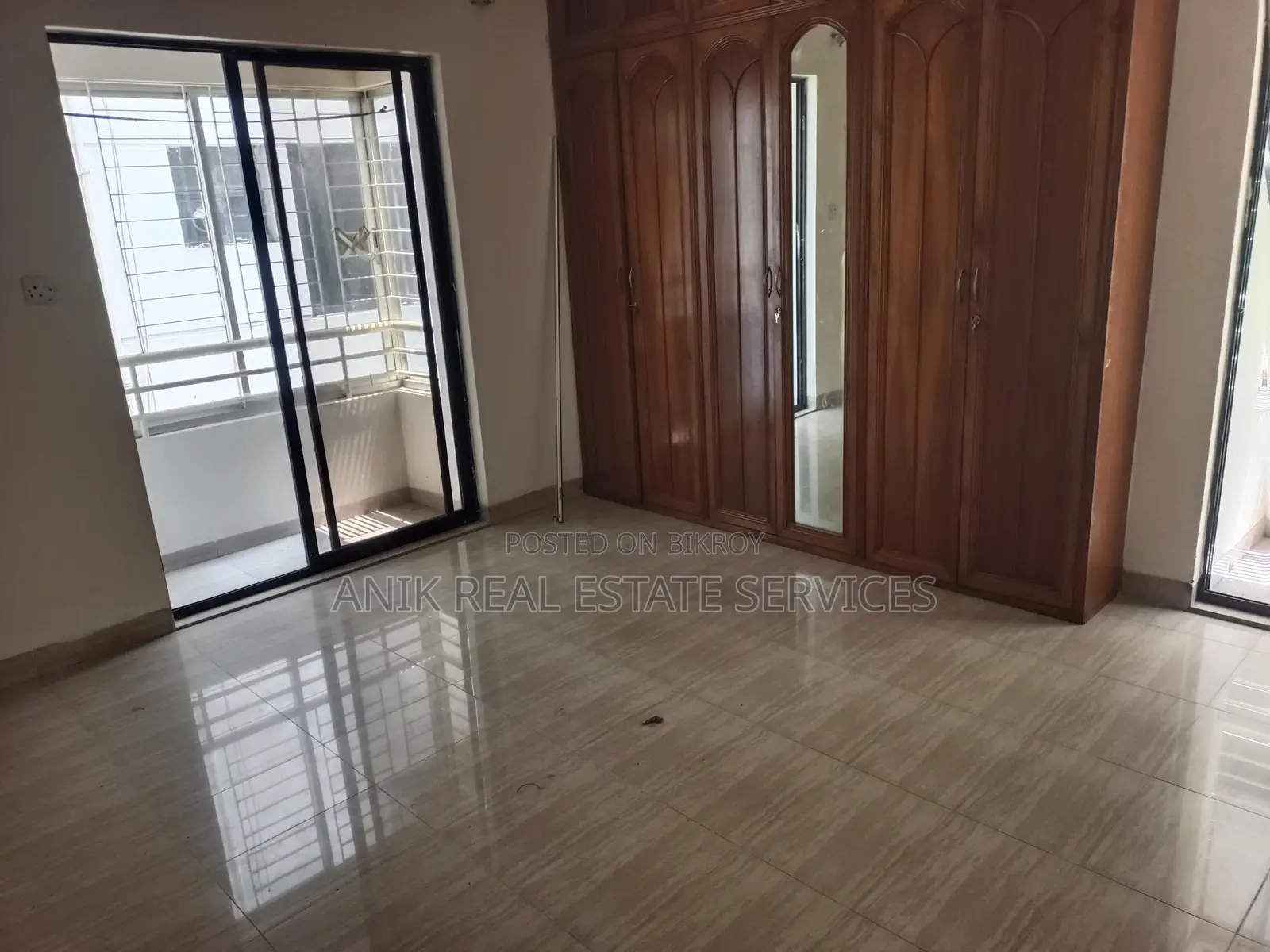 Wonderful 3 Bedroom Un Farnised Flat Rent In Gulshan 2 in Gulshan