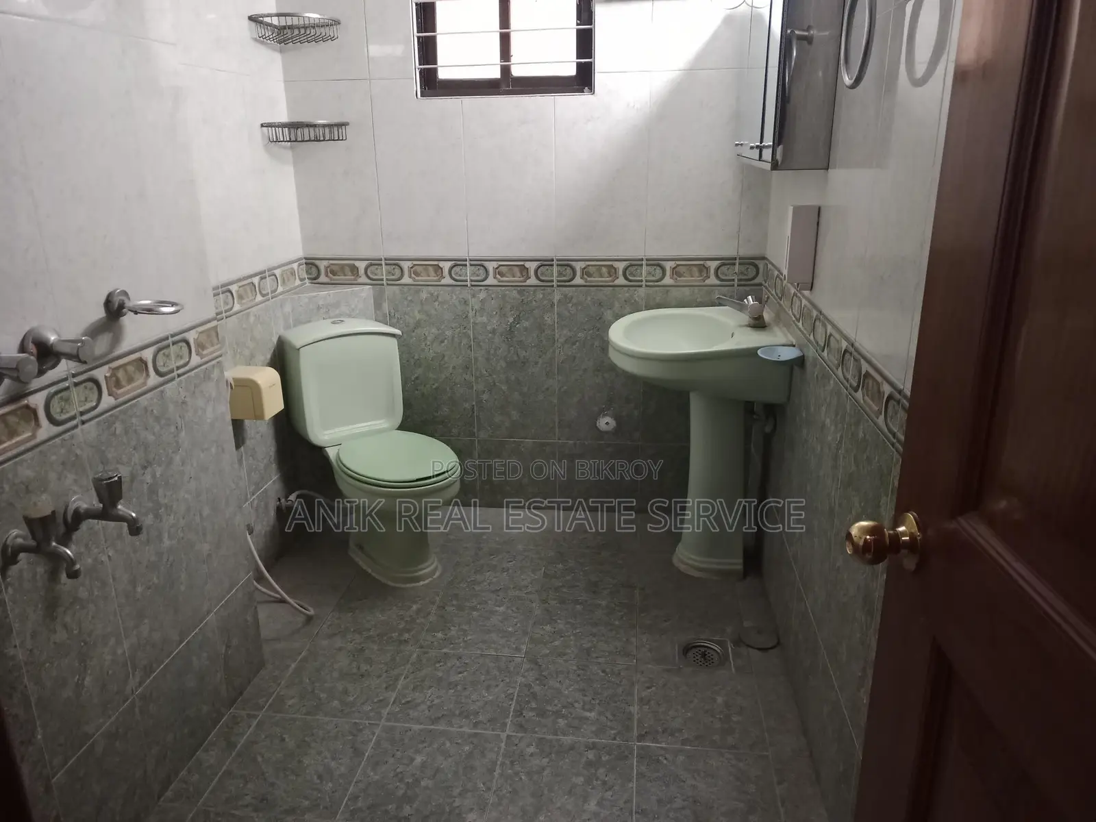 Wonderful 3 Bedroom Un Farnised Flat Rent In Gulshan 2 in Gulshan