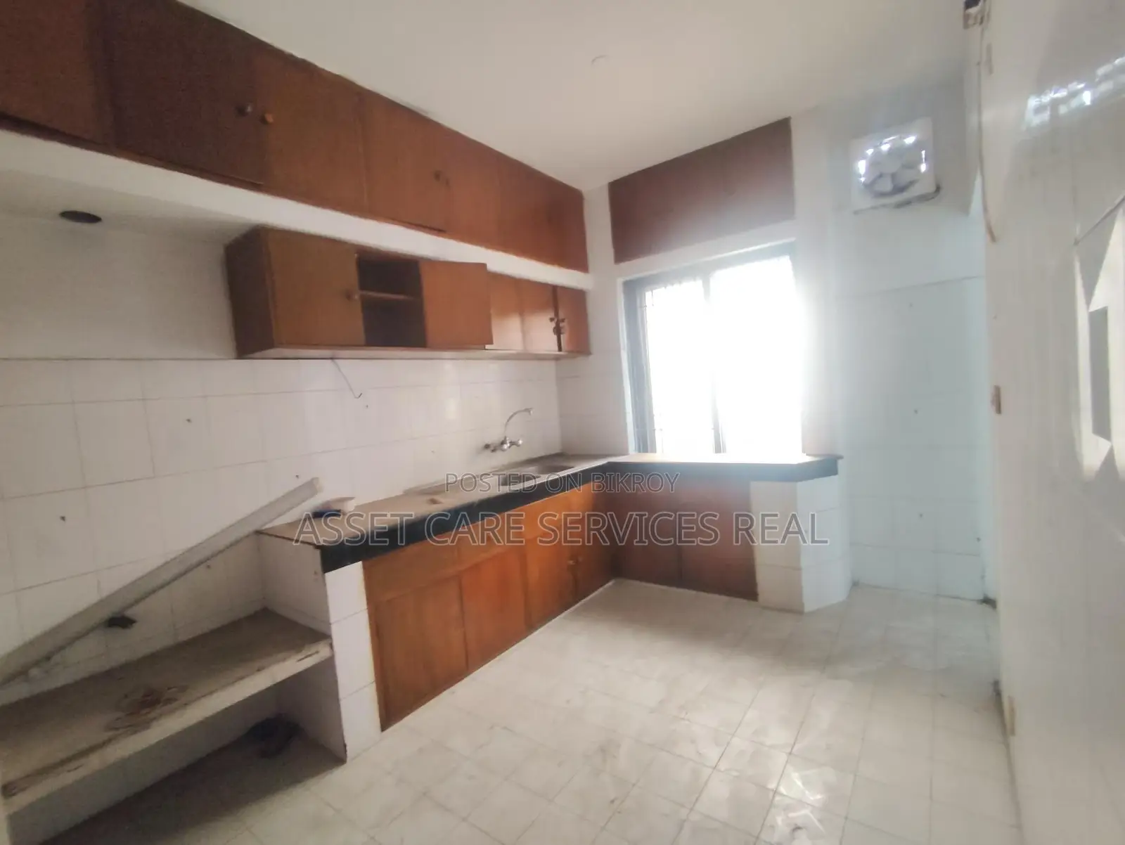 2100-Sqft Office Space for Rent in Baridhara Diplomatic Zone. in Baridhara