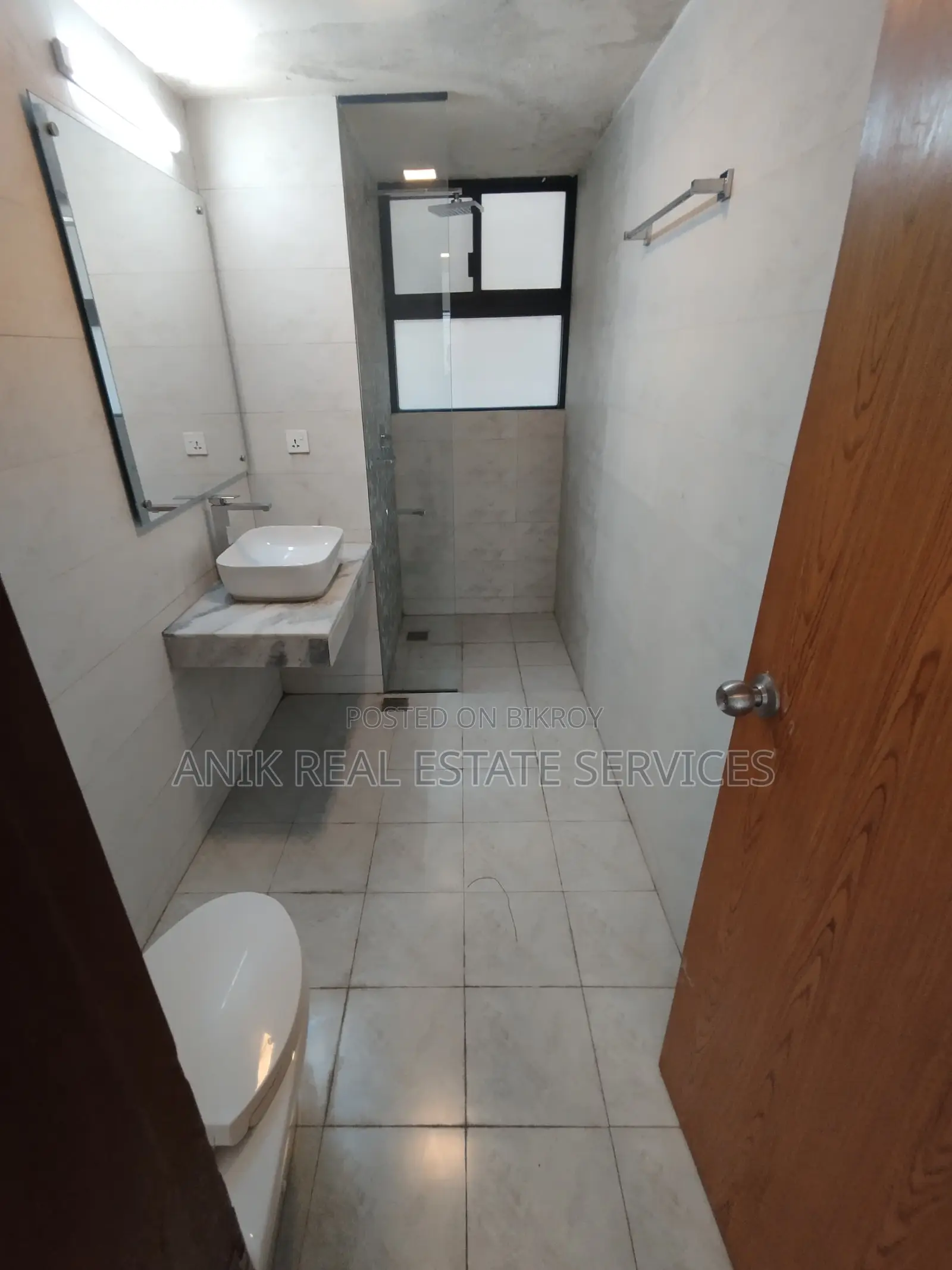 New Modern 4900 Sft Un Farnised Flat Rent At Gulshan 2 in Gulshan