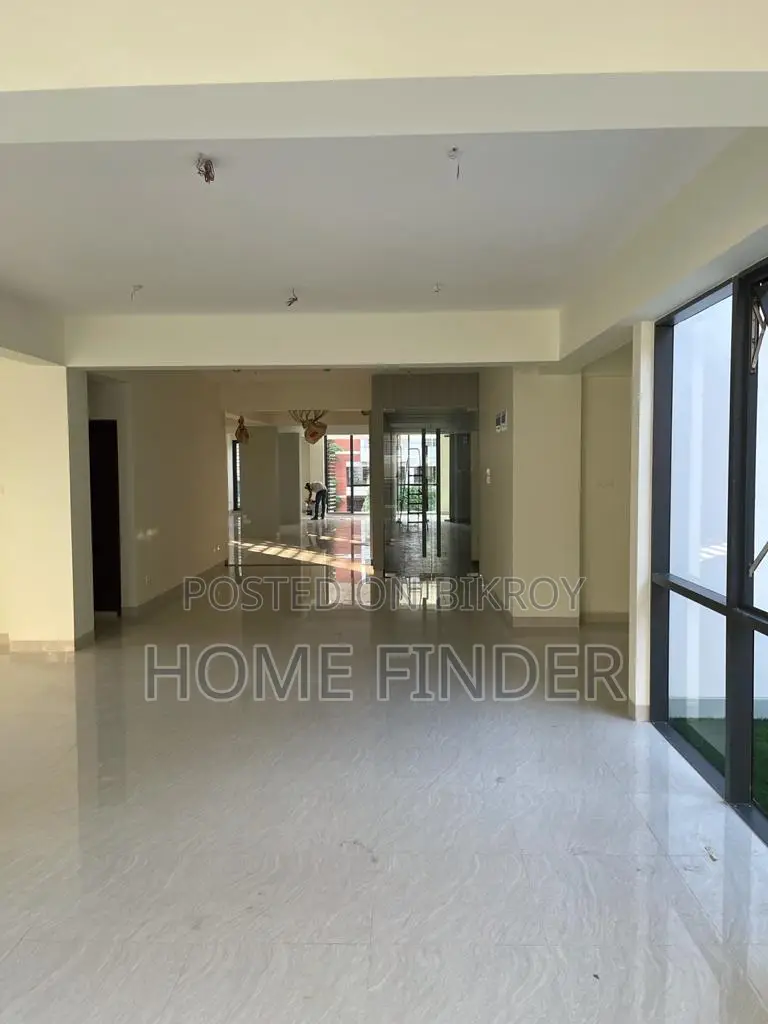 Spaciously Designed & Strongly Structured Commercial Space Rent Gulshan in Gulshan