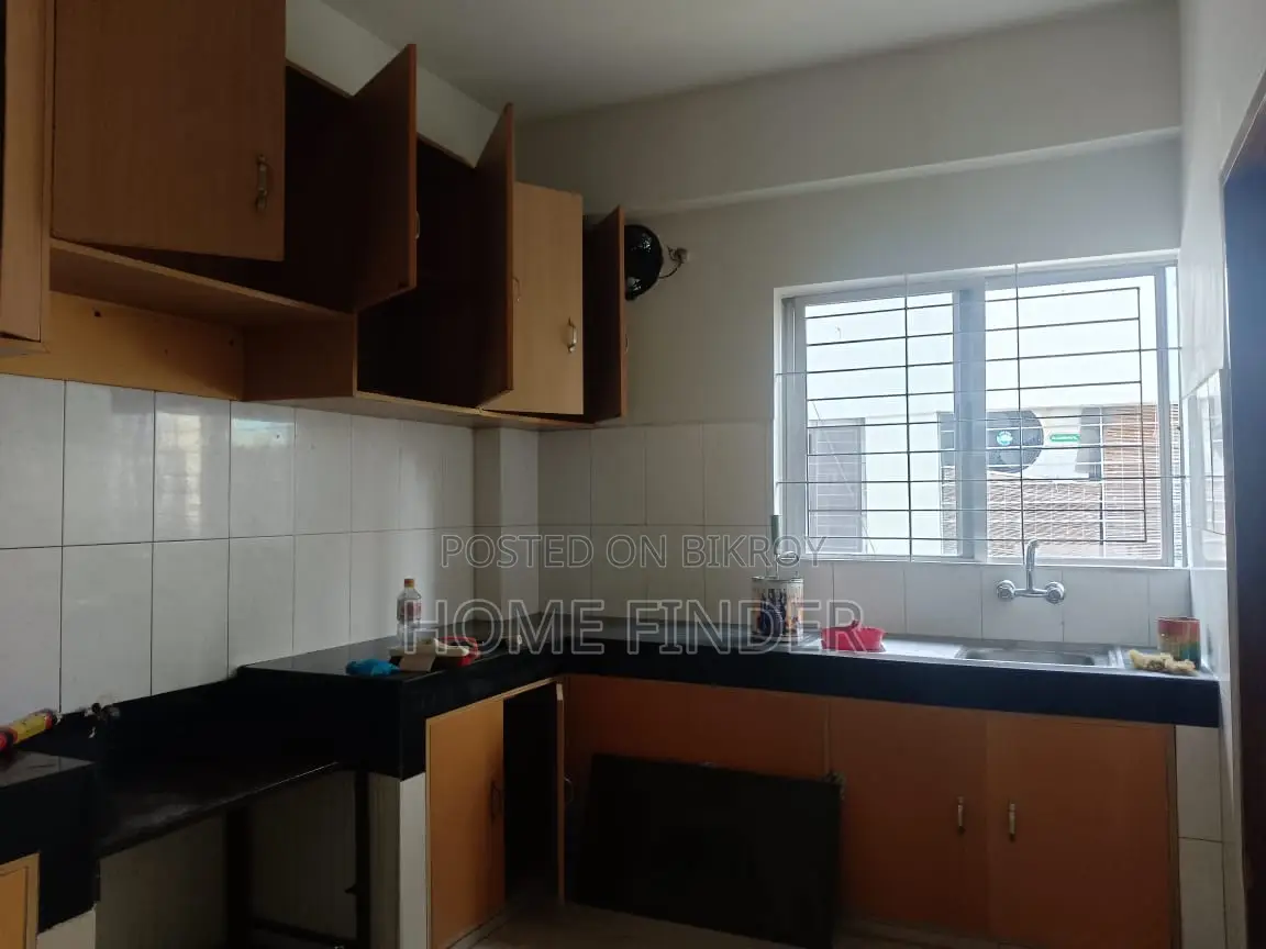 Unfurnished 2350 Sqft Apt: Rent In Gulshan in Gulshan
