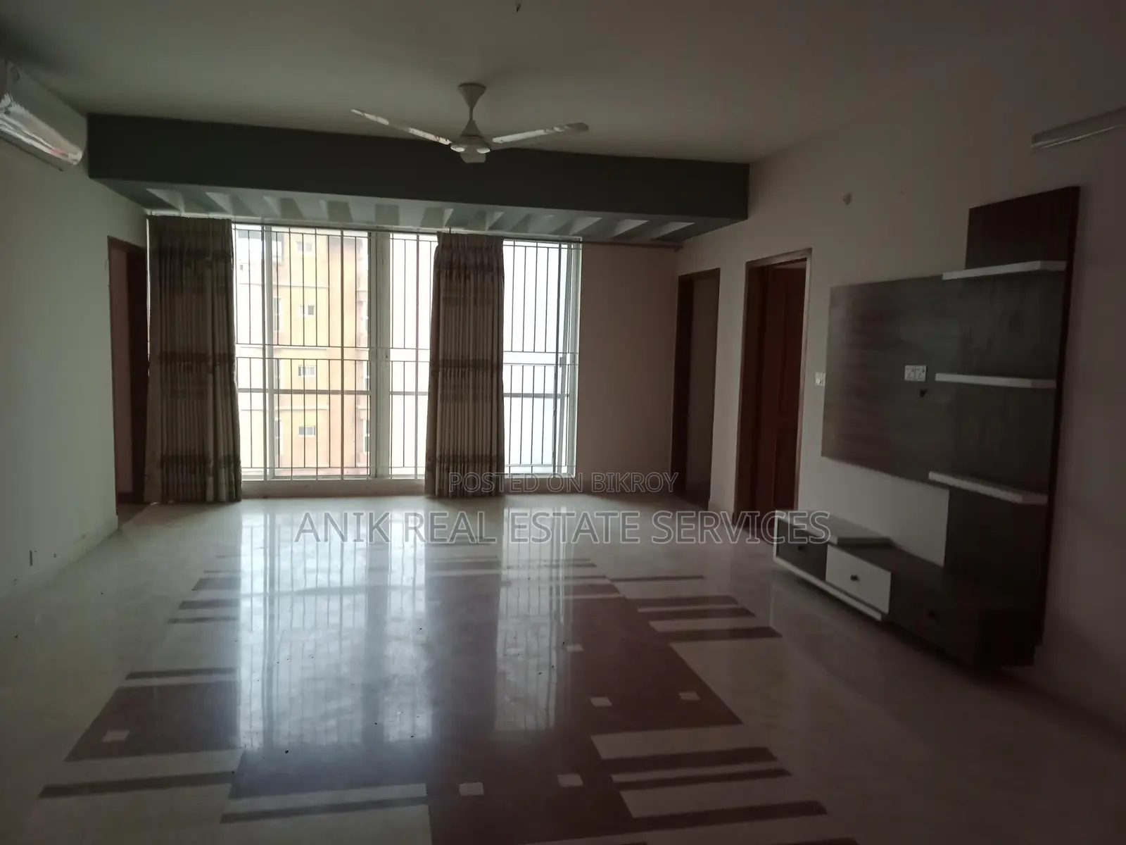 Good Quality Semi Farnised Flat Rent At Gulshan North in Gulshan