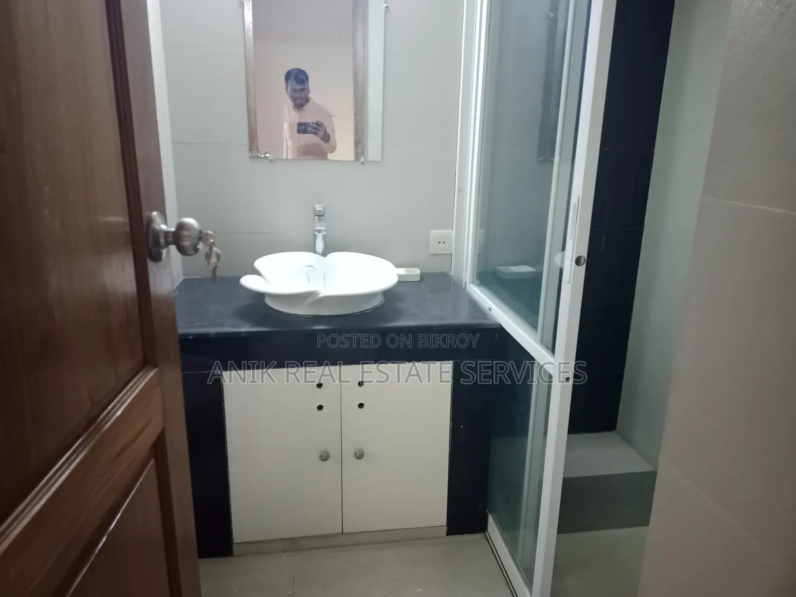 Good Quality Semi Farnised Flat Rent At Gulshan North in Gulshan
